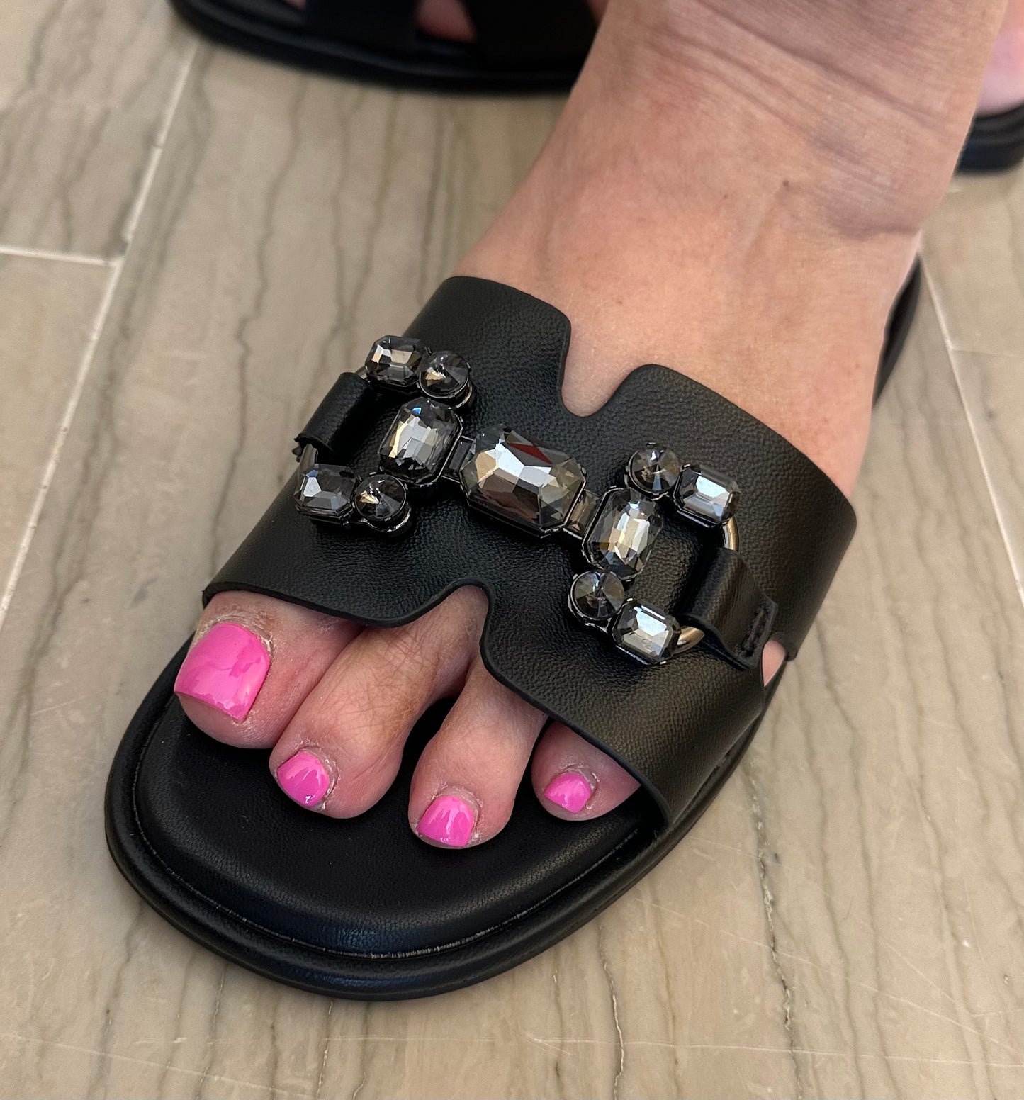 CIABATTA XTI DONNA NERA CON PIETRE