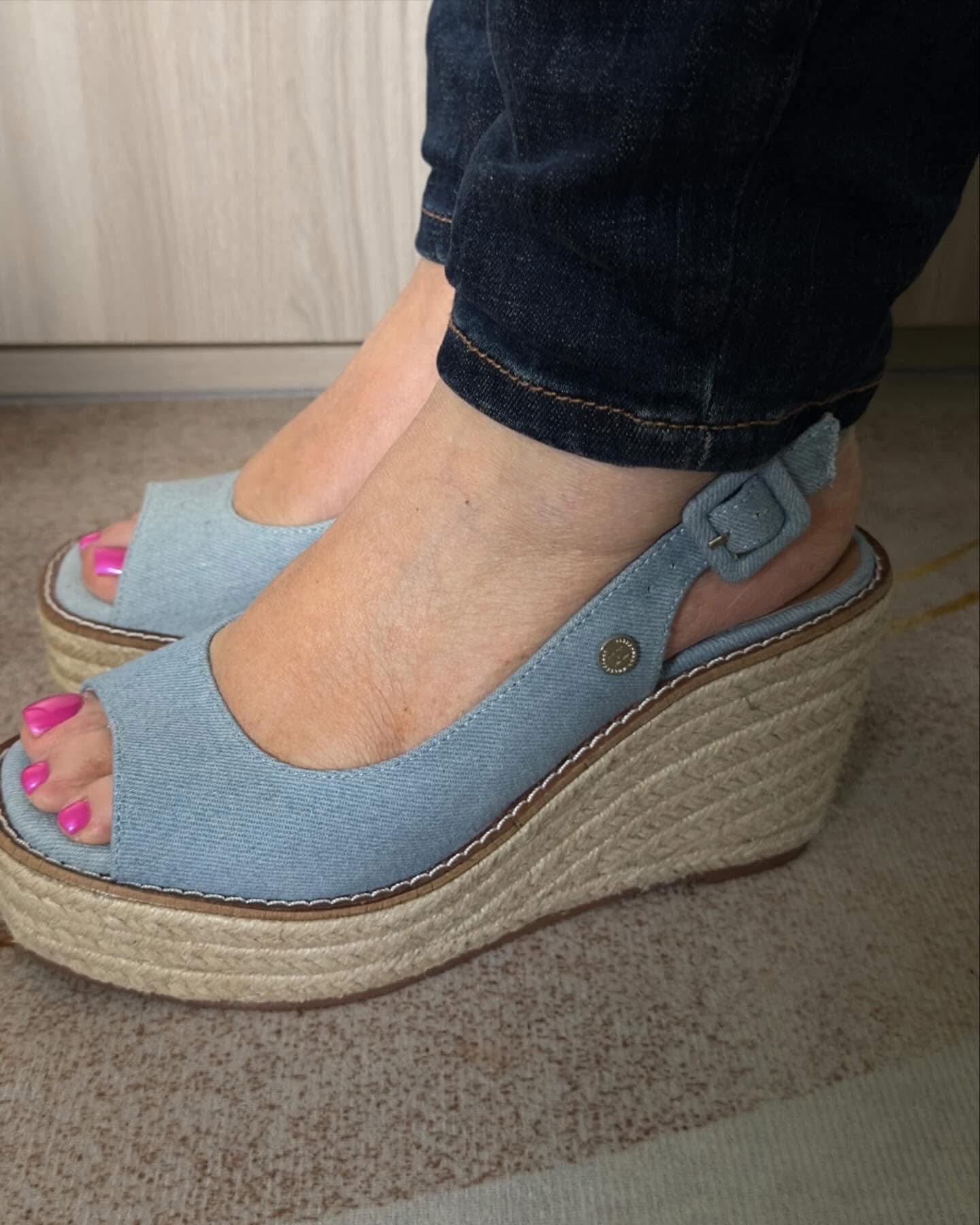 SANDALO XTI DONNA ZEPPA IN CORDA JEANS CHIARO