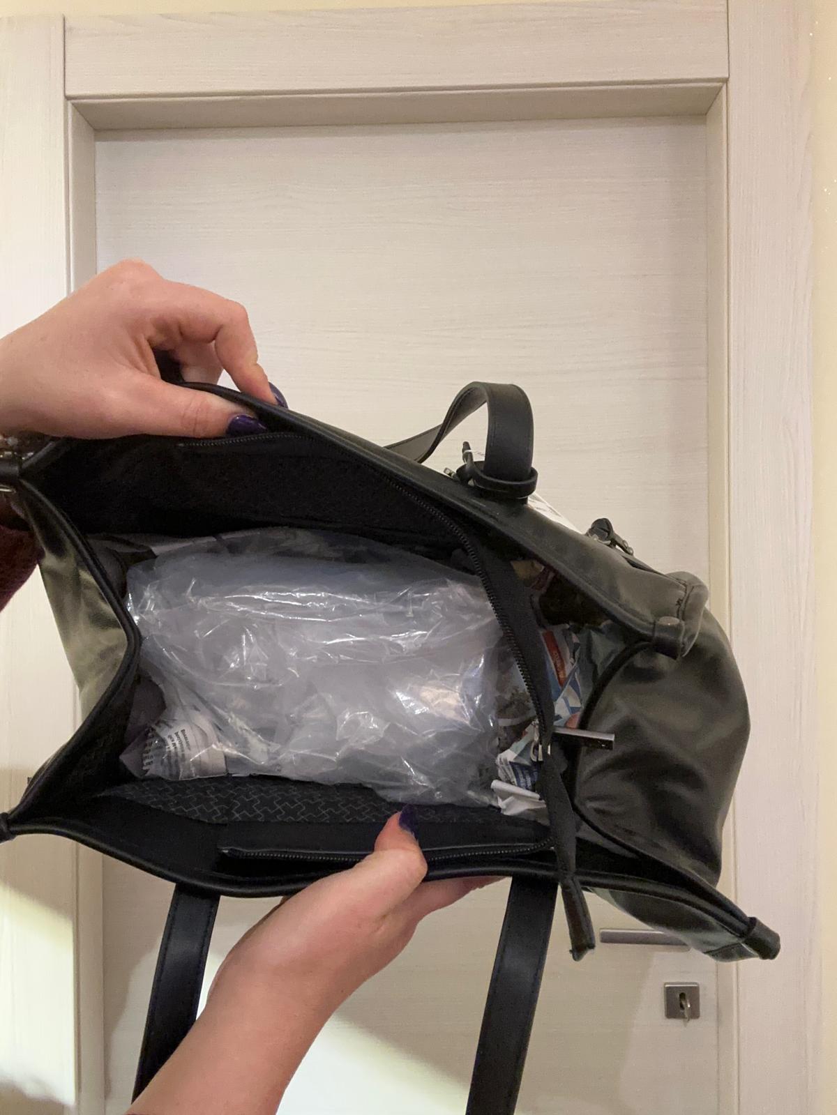 BORSA XTI NERA TRAPUNTATA AMPIA