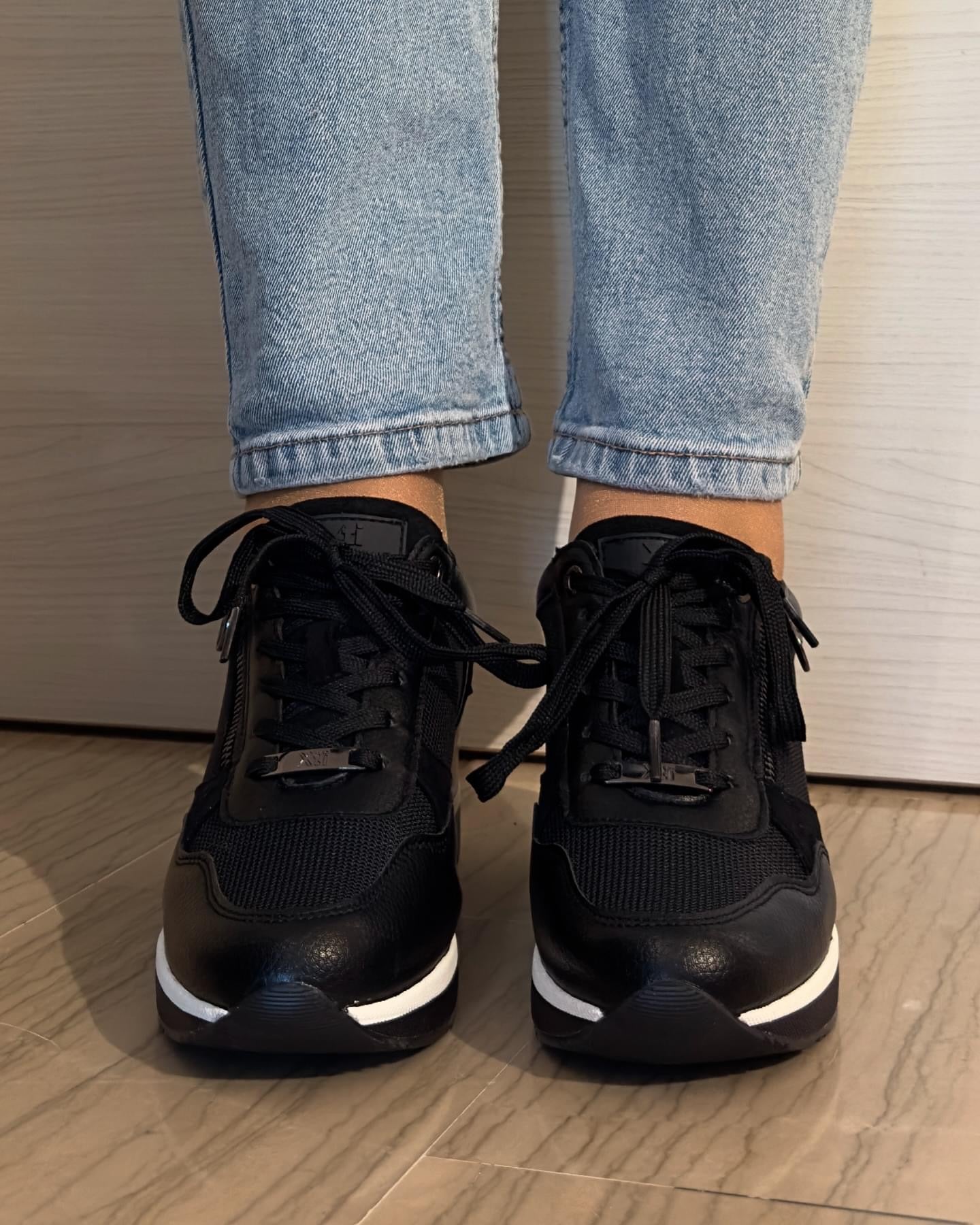 SNEAKER XTI NERA CON TACCO E ZIP