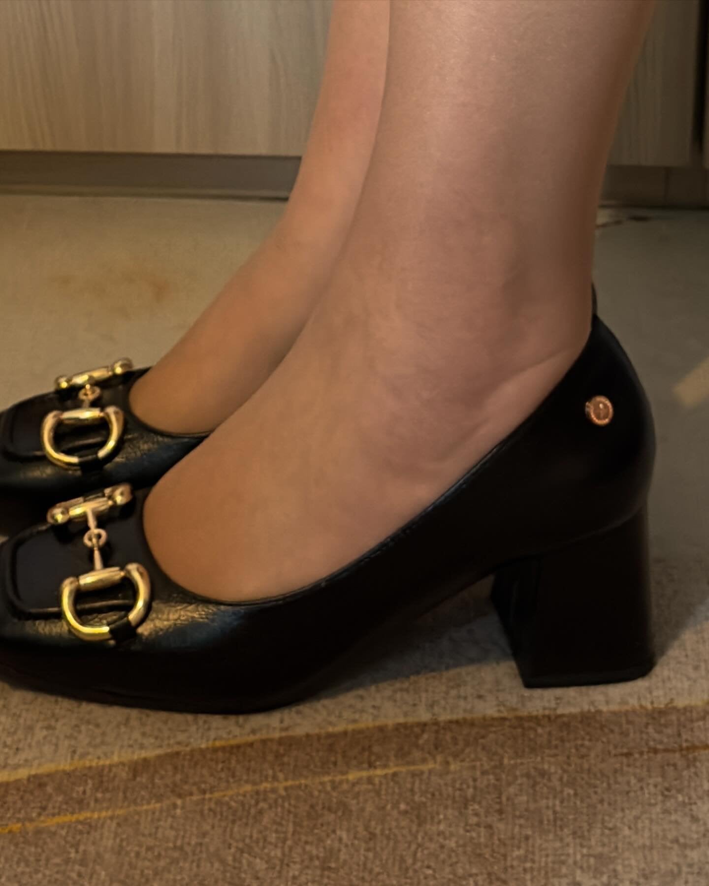 DÉCOLLETÉ NERA XTI TACCO LARGO