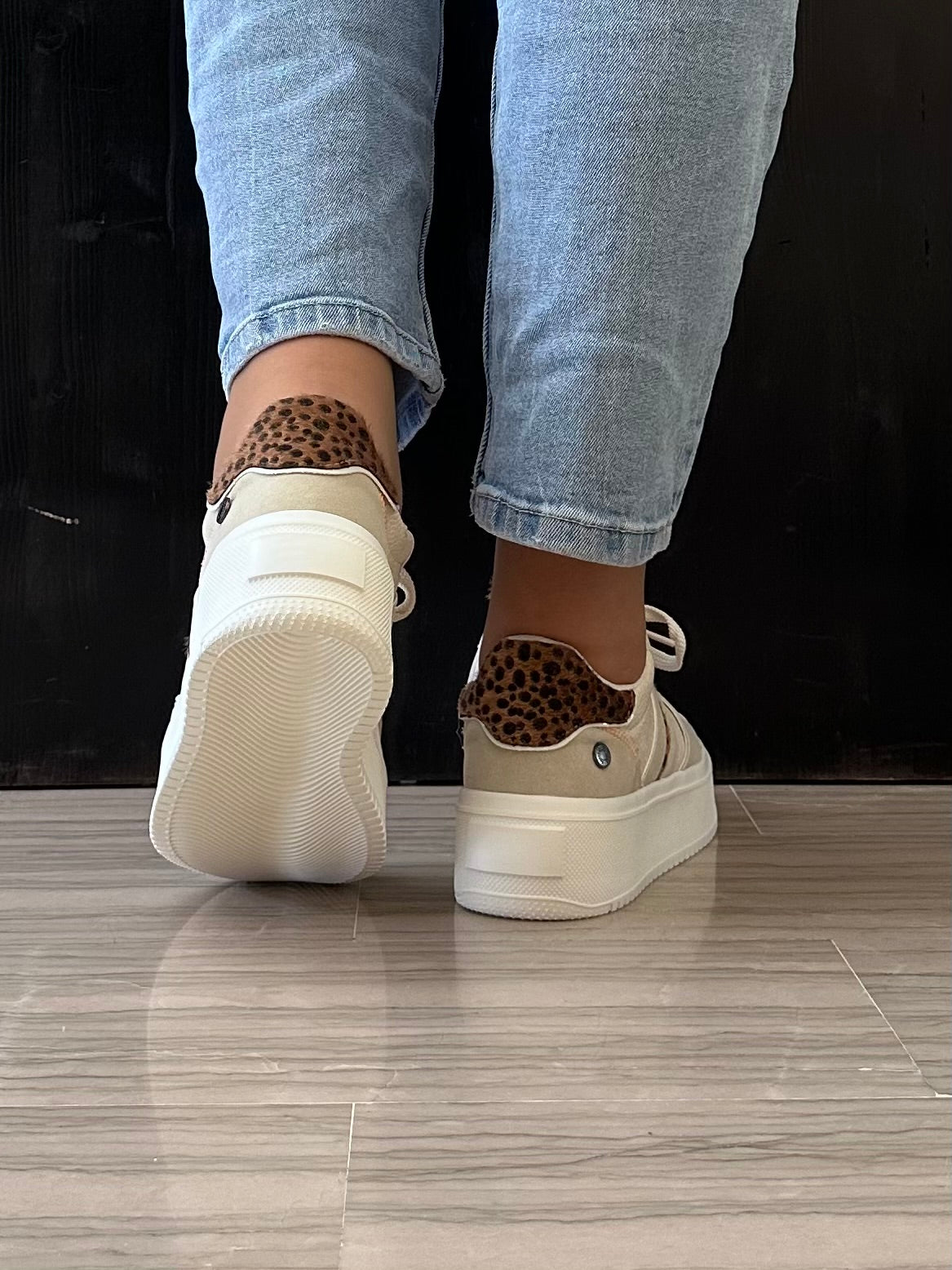 Sneaker donna Refresh beige con dettagli animalier