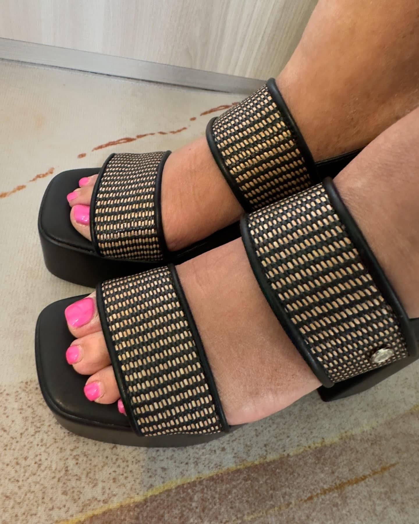 SANDALO XTI DONNA LEGGERO TACCO ALTO NERO E TAUPE