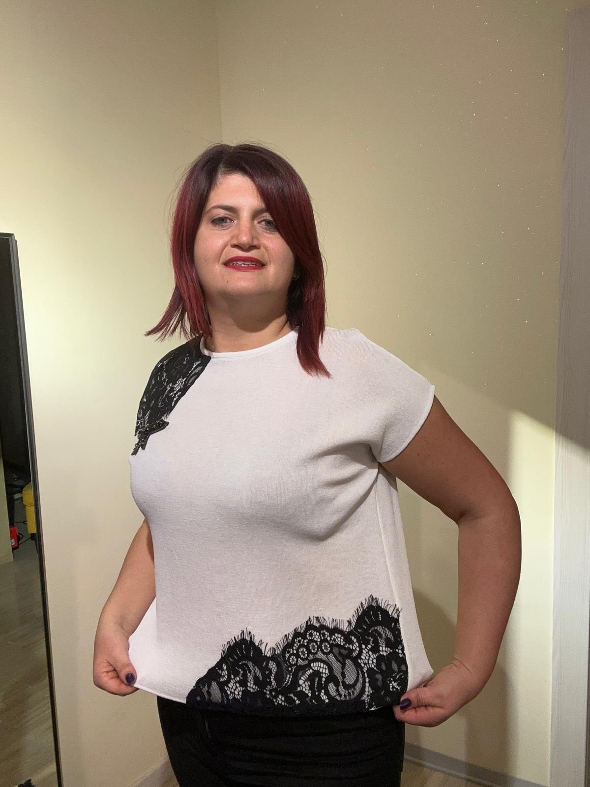 T-SHIRT DONNA BIANCA CON PIZZO NERO A CONTRASTO