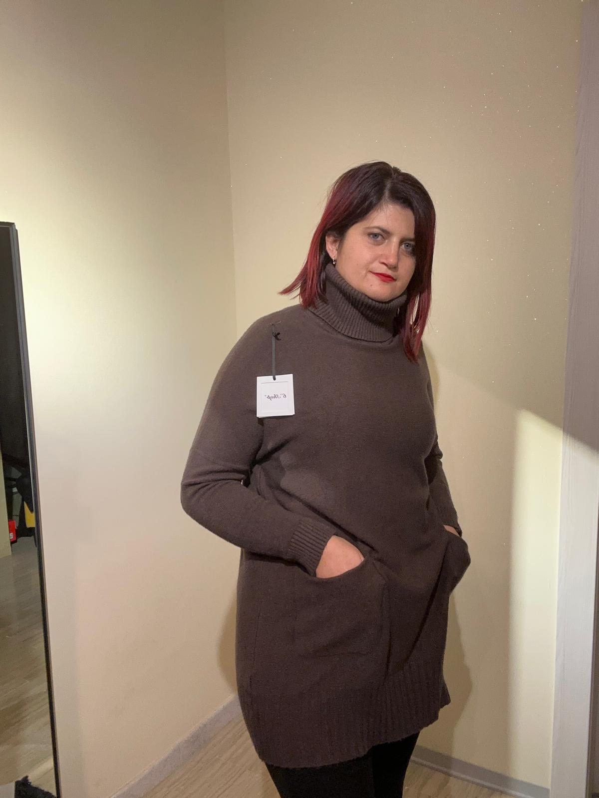 MAXI PULL DONNA IN VISCOSA MARRONE COLLO ALTO