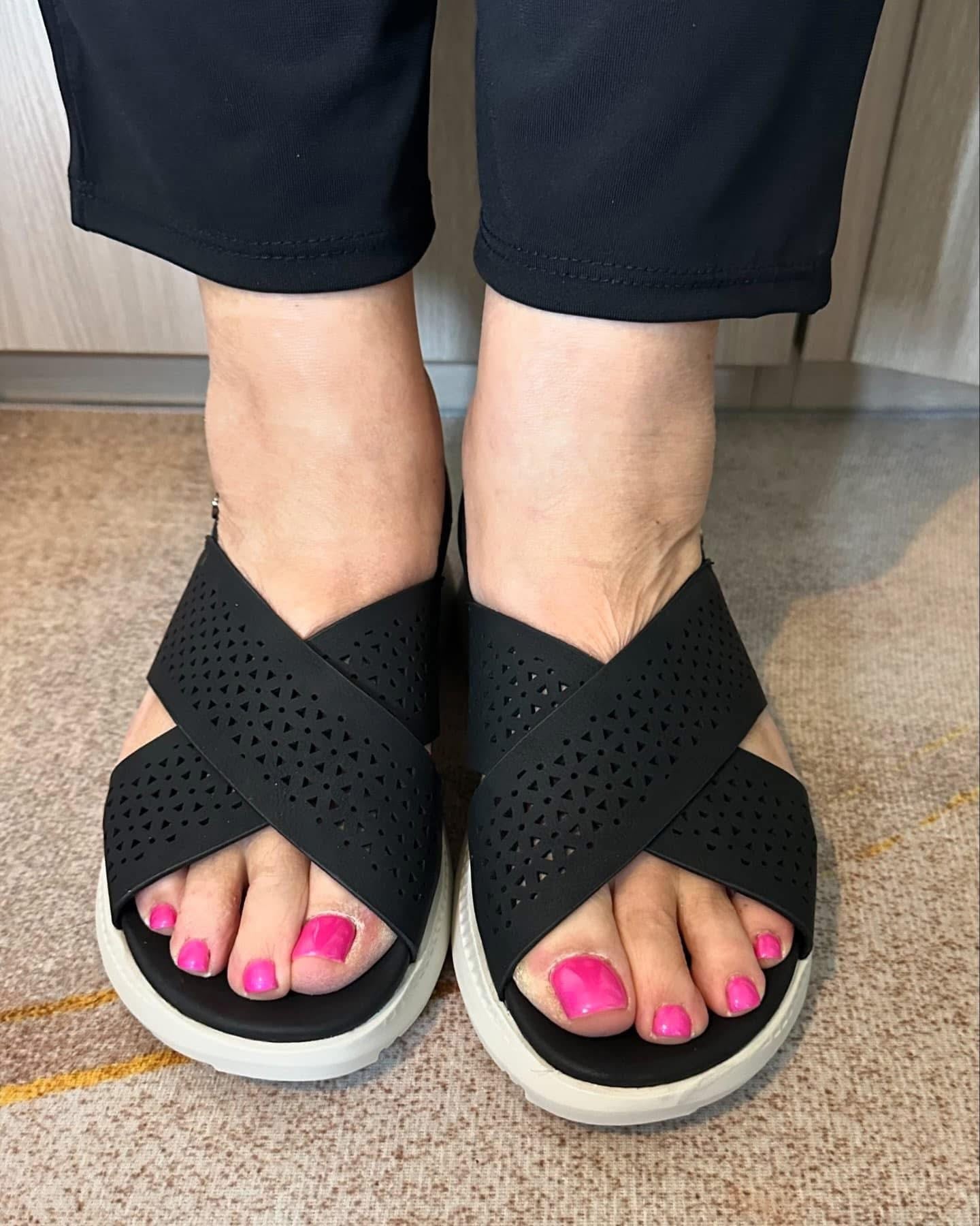 SANDALO XTI DONNA LEGGERO E BASSO NERO