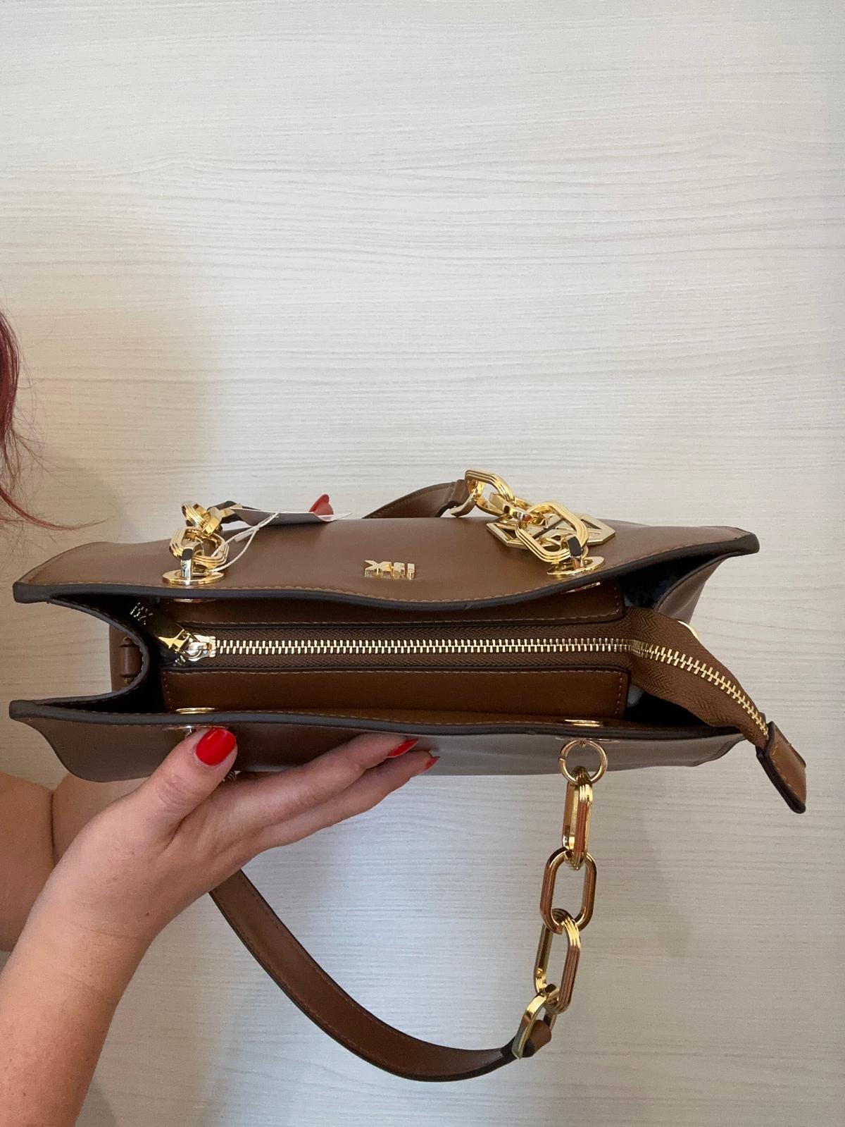 BORSA DONNA XTI RIGIDA E CAPIENTE MARRONE DETTAGLI ORO