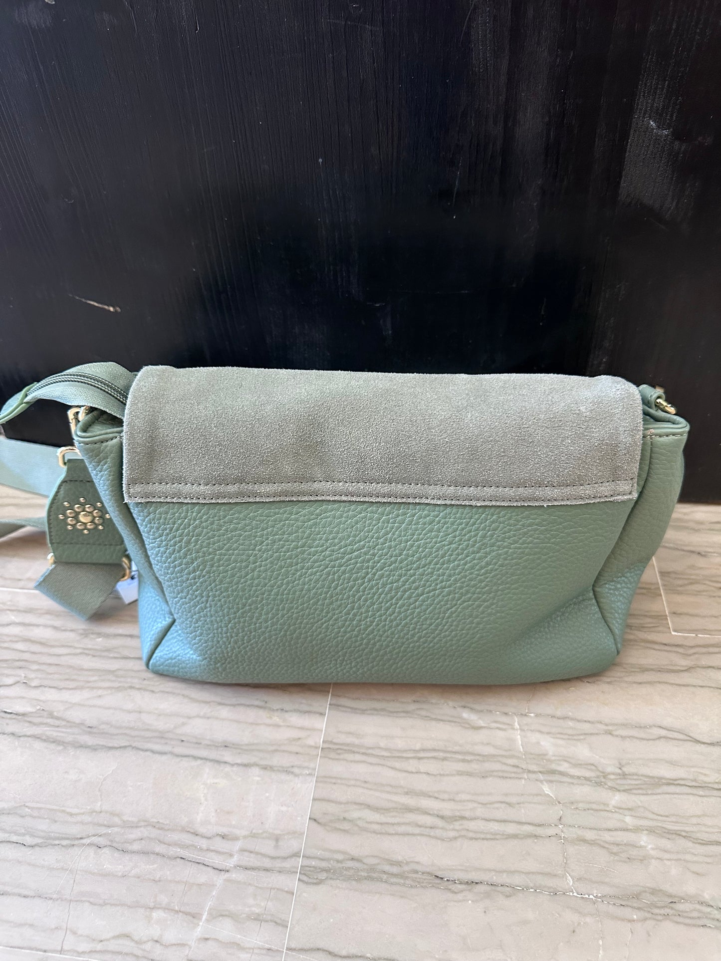 Borsa Carmela in Vera Pelle Verde Salvia – Tracolla Donna Elegante e Versatile