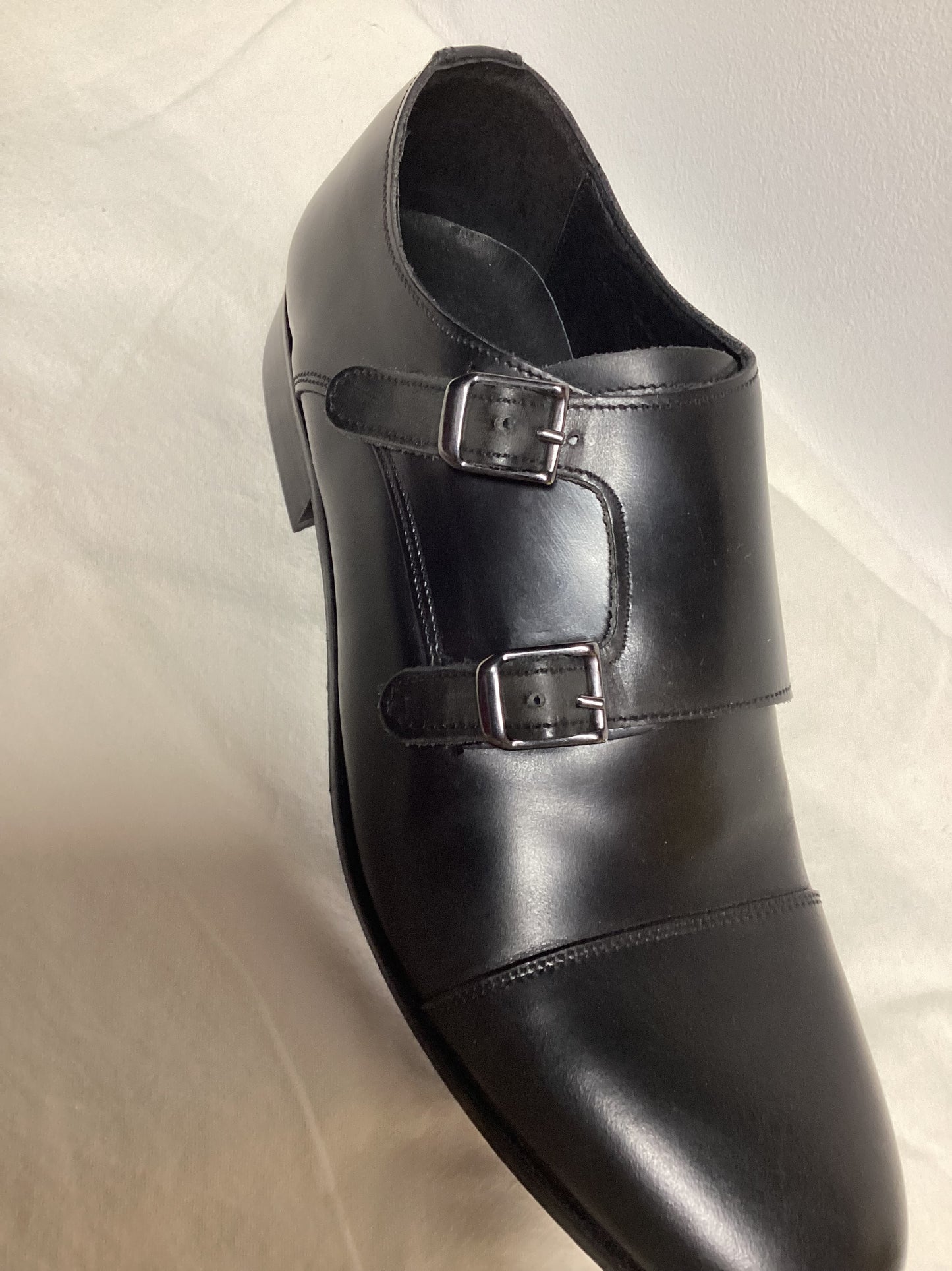 SCARPA CLASSICA NERA DOPPIA FIBBIA IN PELLE