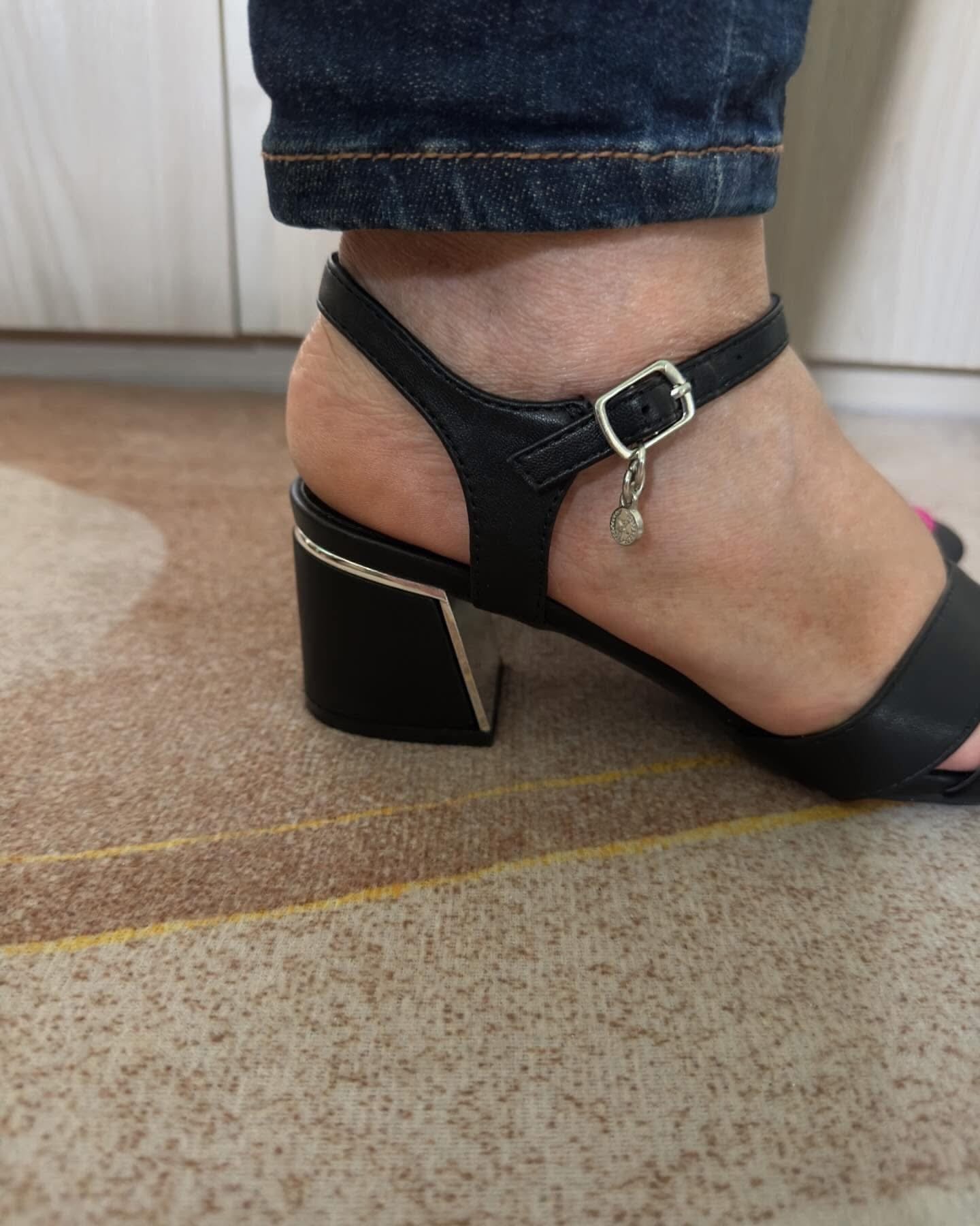 SANDALO XTI DONNA GIOIELLO TACCO COMODO 5CM NERO