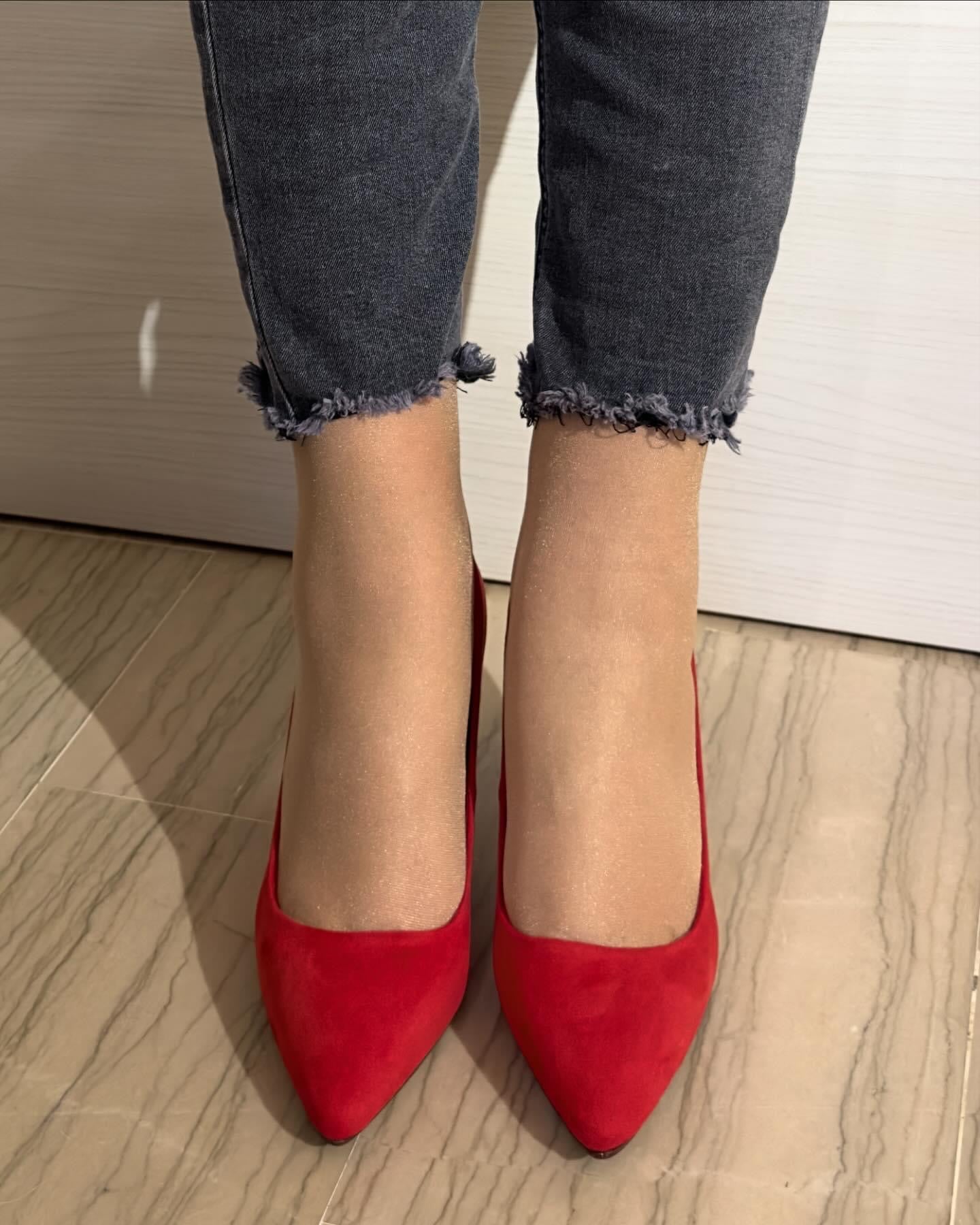 DÉCOLLETÉ ROSSA XTI SCAMOSCIATA