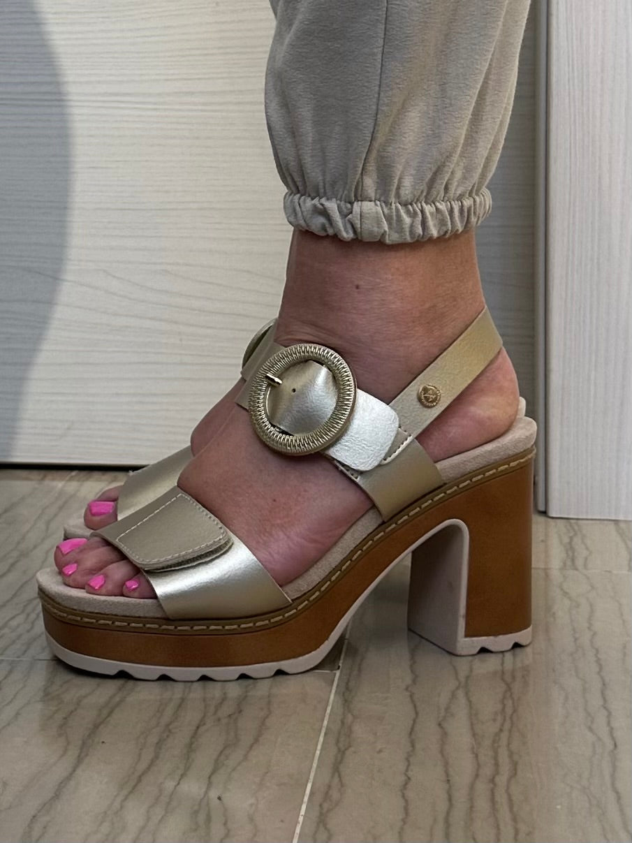 SANDALO XTI DONNA CON TACCO ALTO E MAXI FIBBIA DORATA