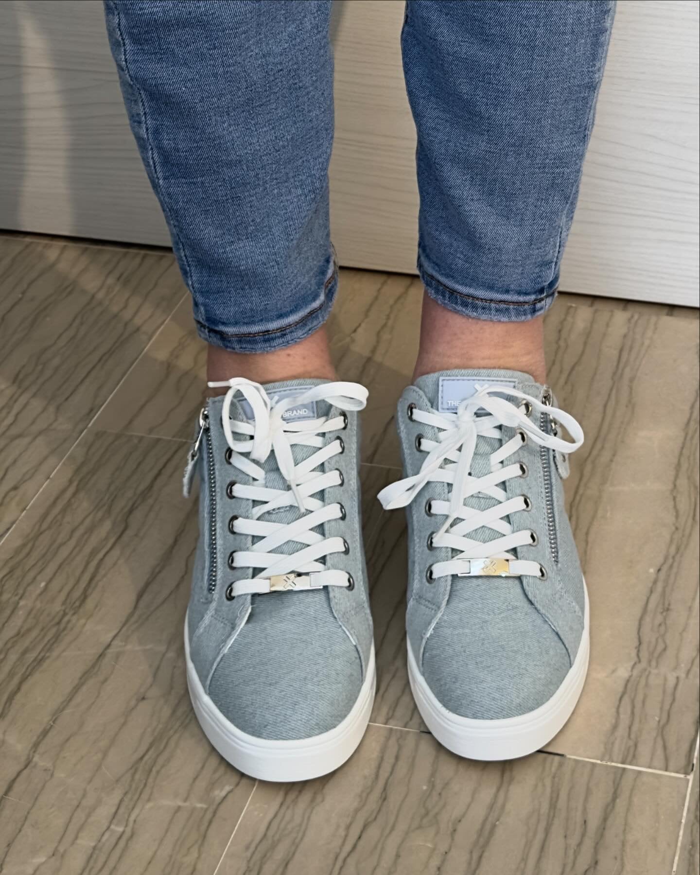 SNEAKER XTI JEANS CON ZIP