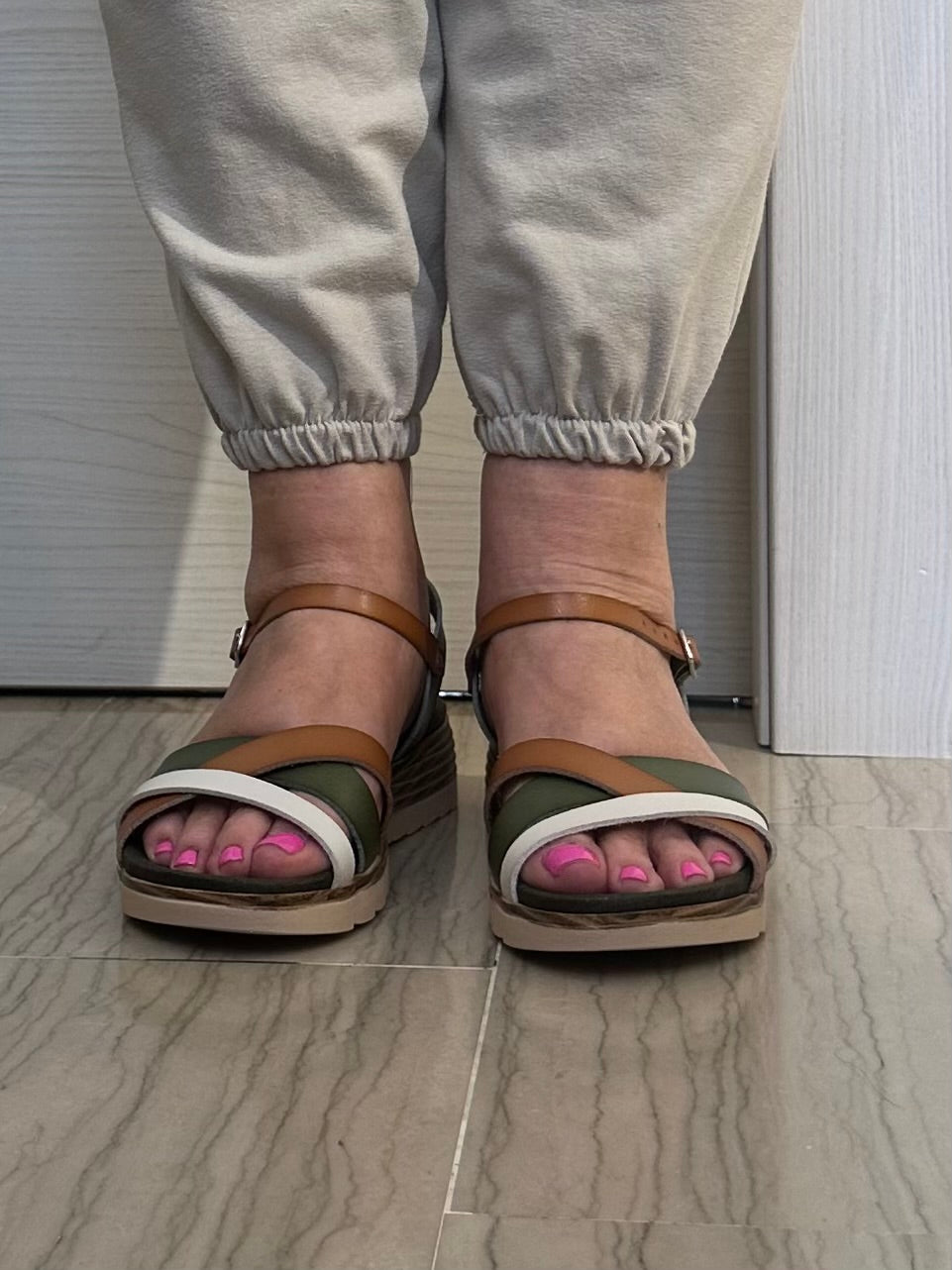 SANDALO XTI DONNA BASSO VERDE-CUOIO-BEIGE