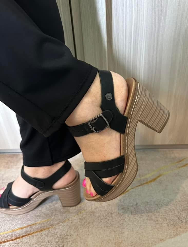 SANDALO XTI DONNA CON TACCO LARGO LEGGERO NERO