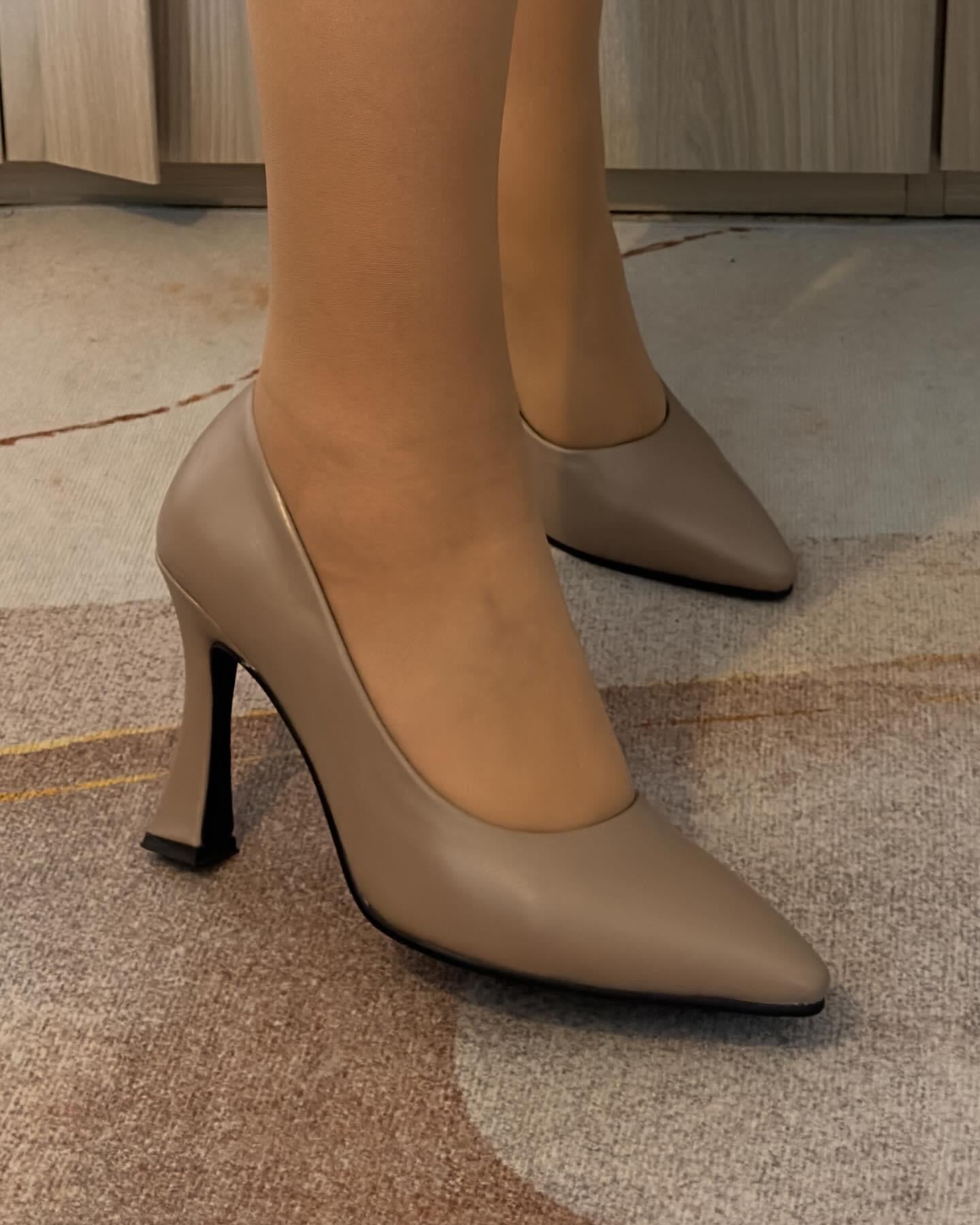 DÉCOLLETÉ NUDE SOLO SOPRANI