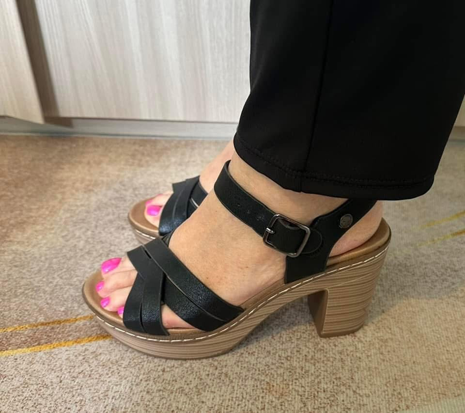 SANDALO XTI DONNA CON TACCO LARGO LEGGERO NERO