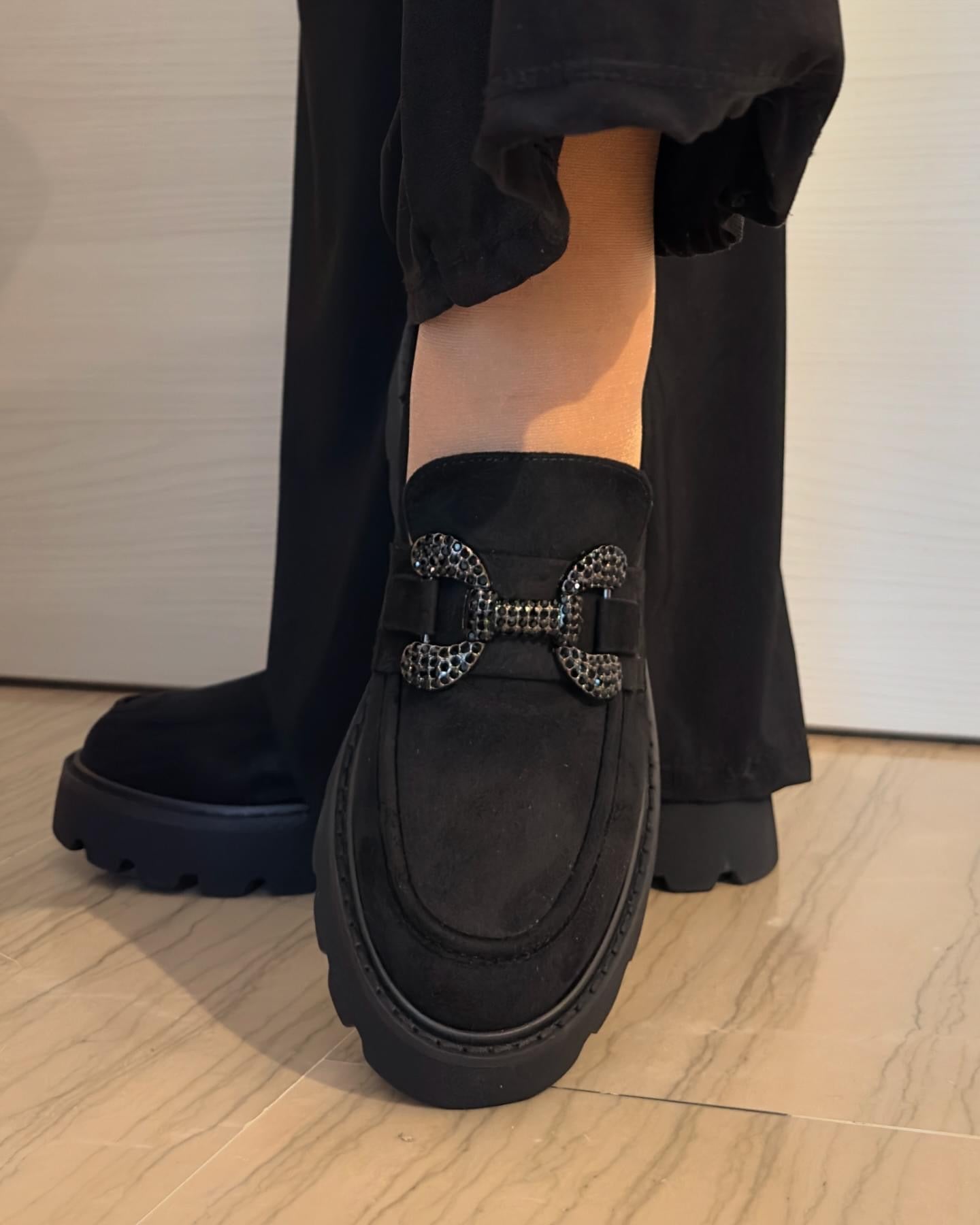 MOCASSINO XTI NERO CON FIBBIA IN STRASS