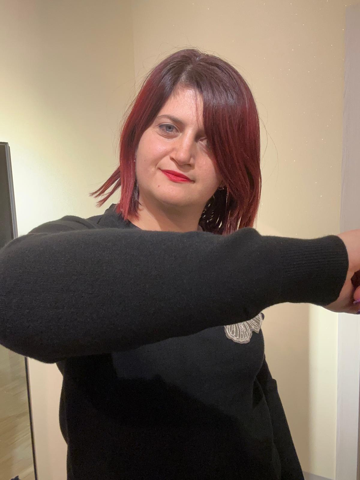 MAGLIA DONNA NERA IN VISCOSA CON FIORI