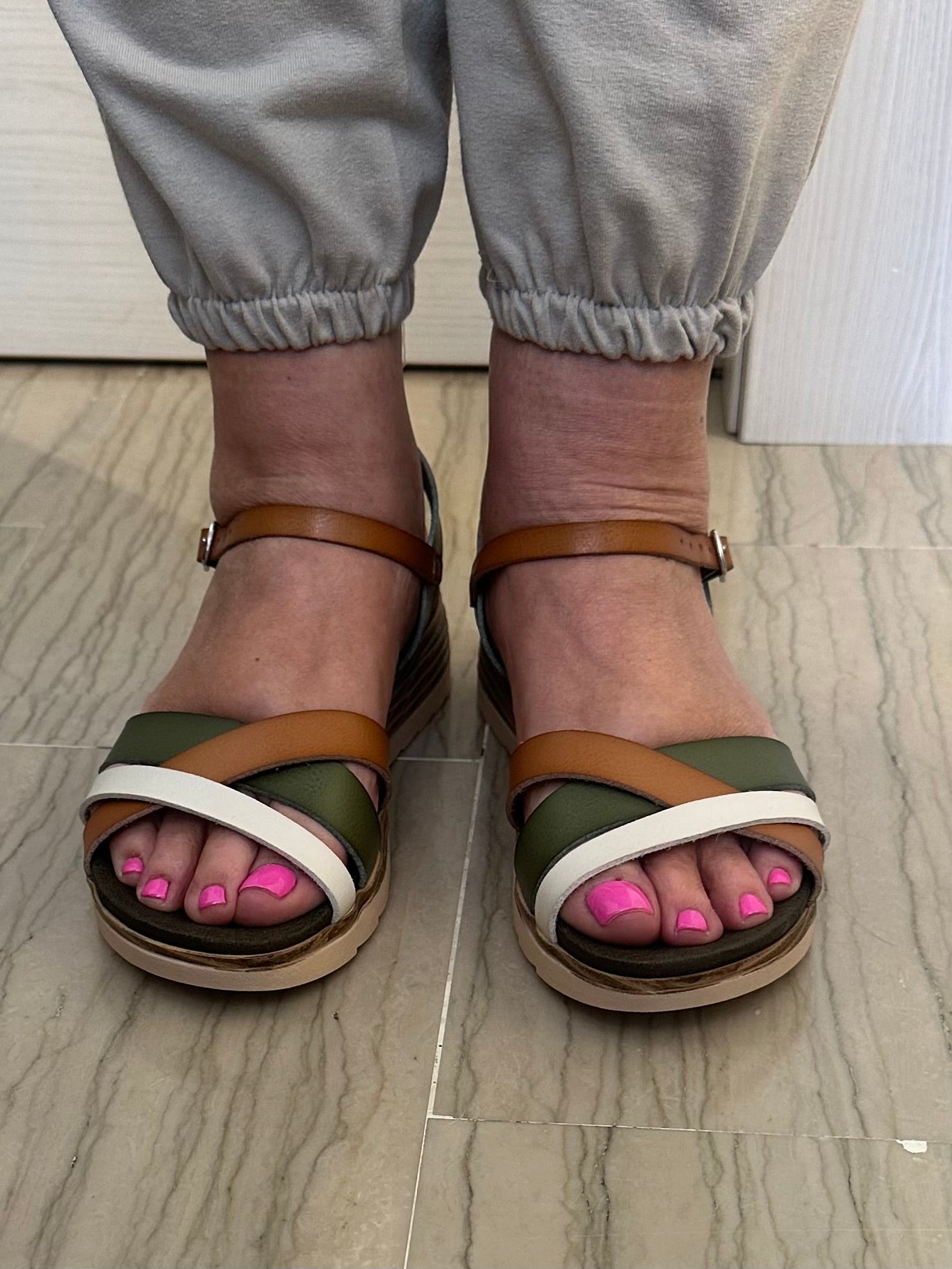 SANDALO XTI DONNA BASSO VERDE-CUOIO-BEIGE