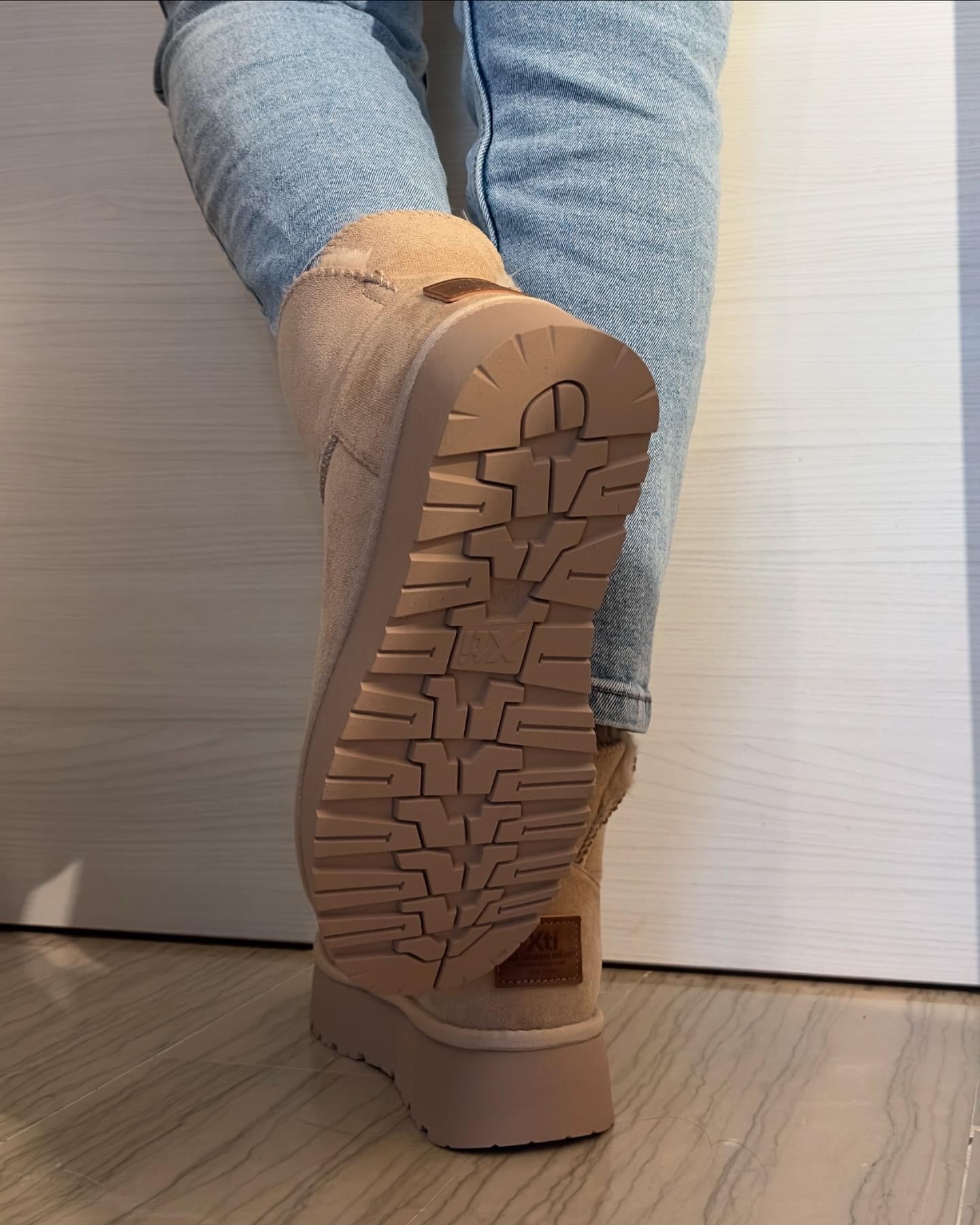 STIVALETTO XTI CON IL PELO BEIGE FONDO ALTO