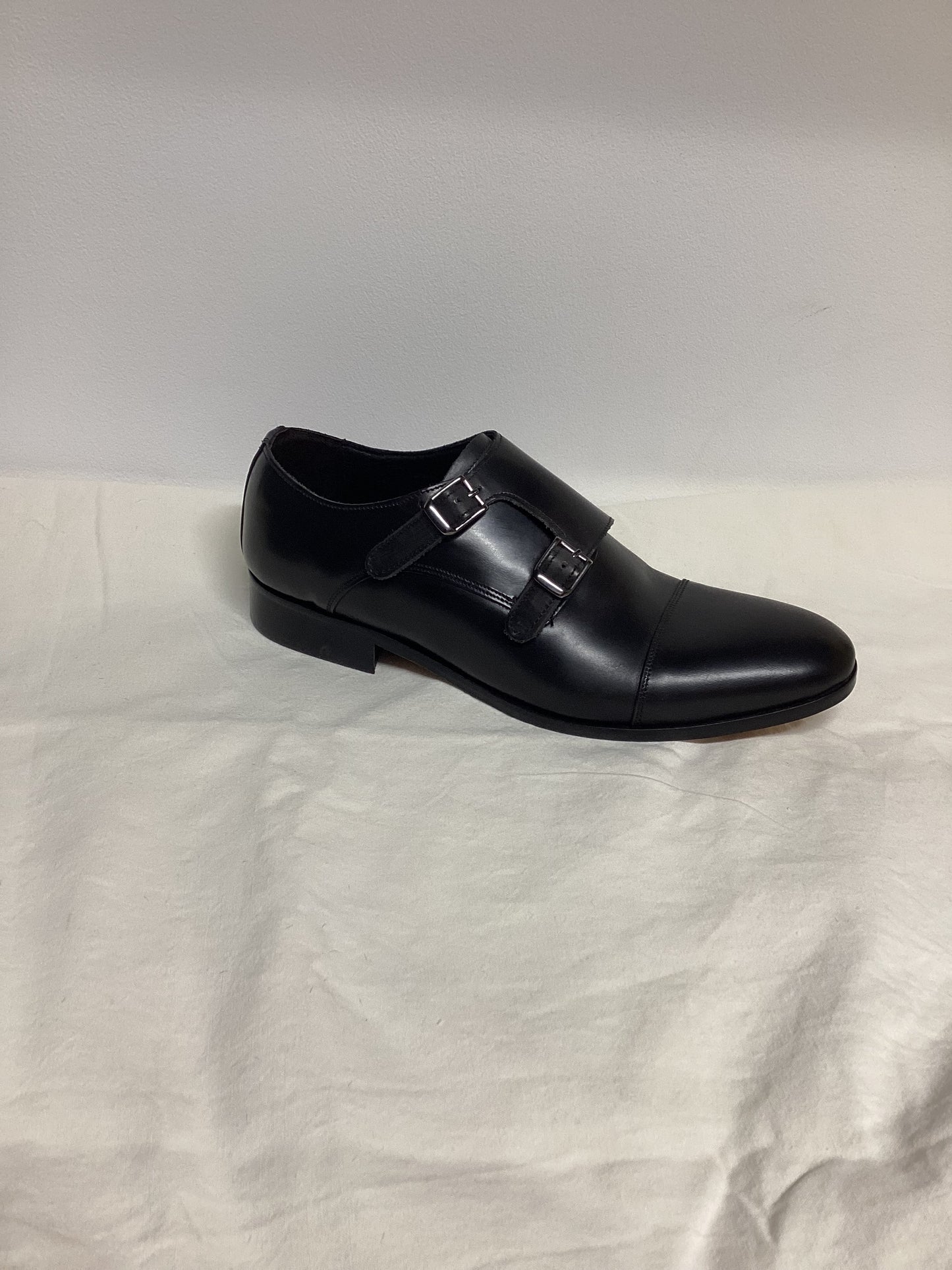 SCARPA CLASSICA NERA DOPPIA FIBBIA IN PELLE