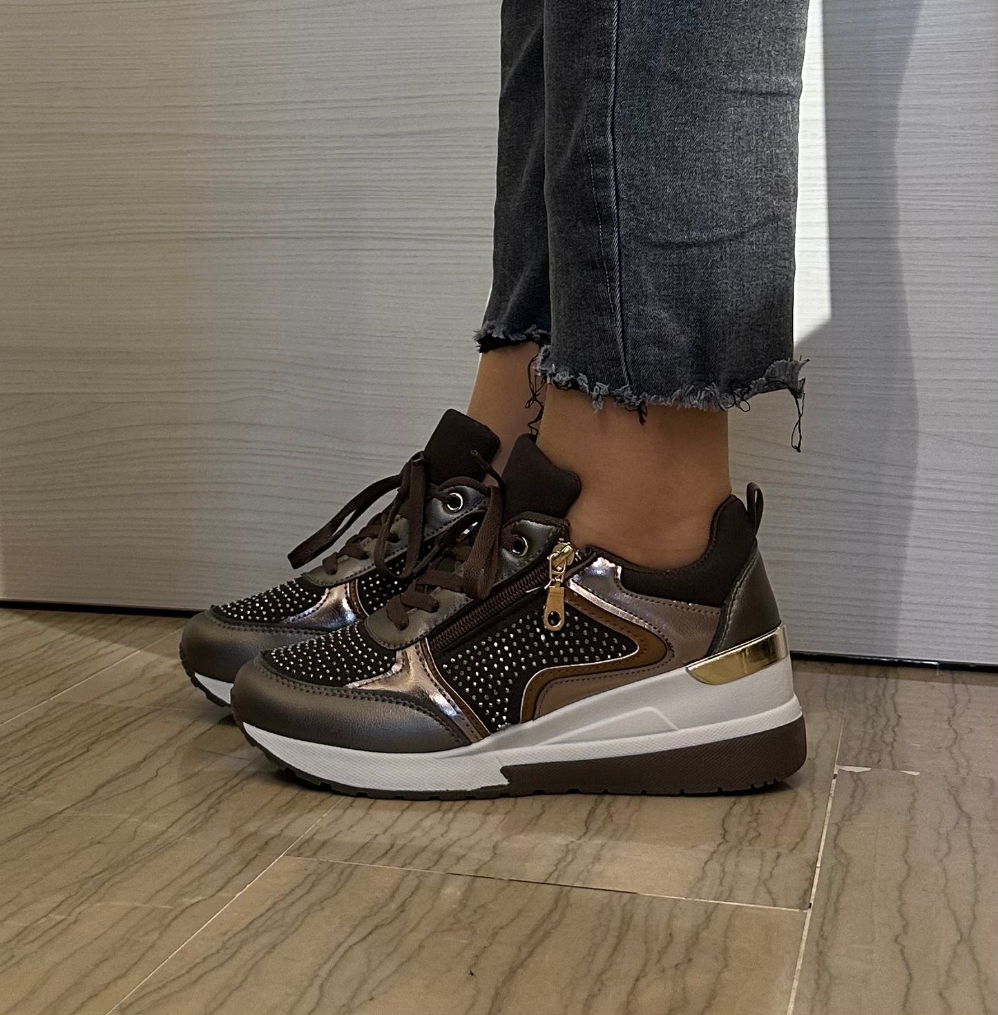 SNEAKER DONNA TIGLIO BRONZO CON STRASS