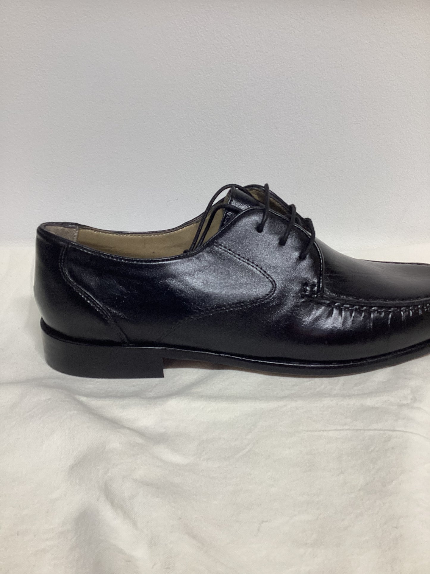 MOCASSINO STRINGATO NERO IN PELLE