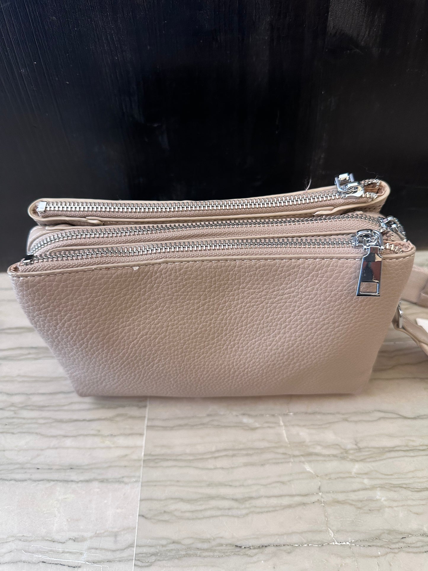 Tracollina Taupe Xti Traforata Multi Scomparto – Borsa Donna Comoda Estate