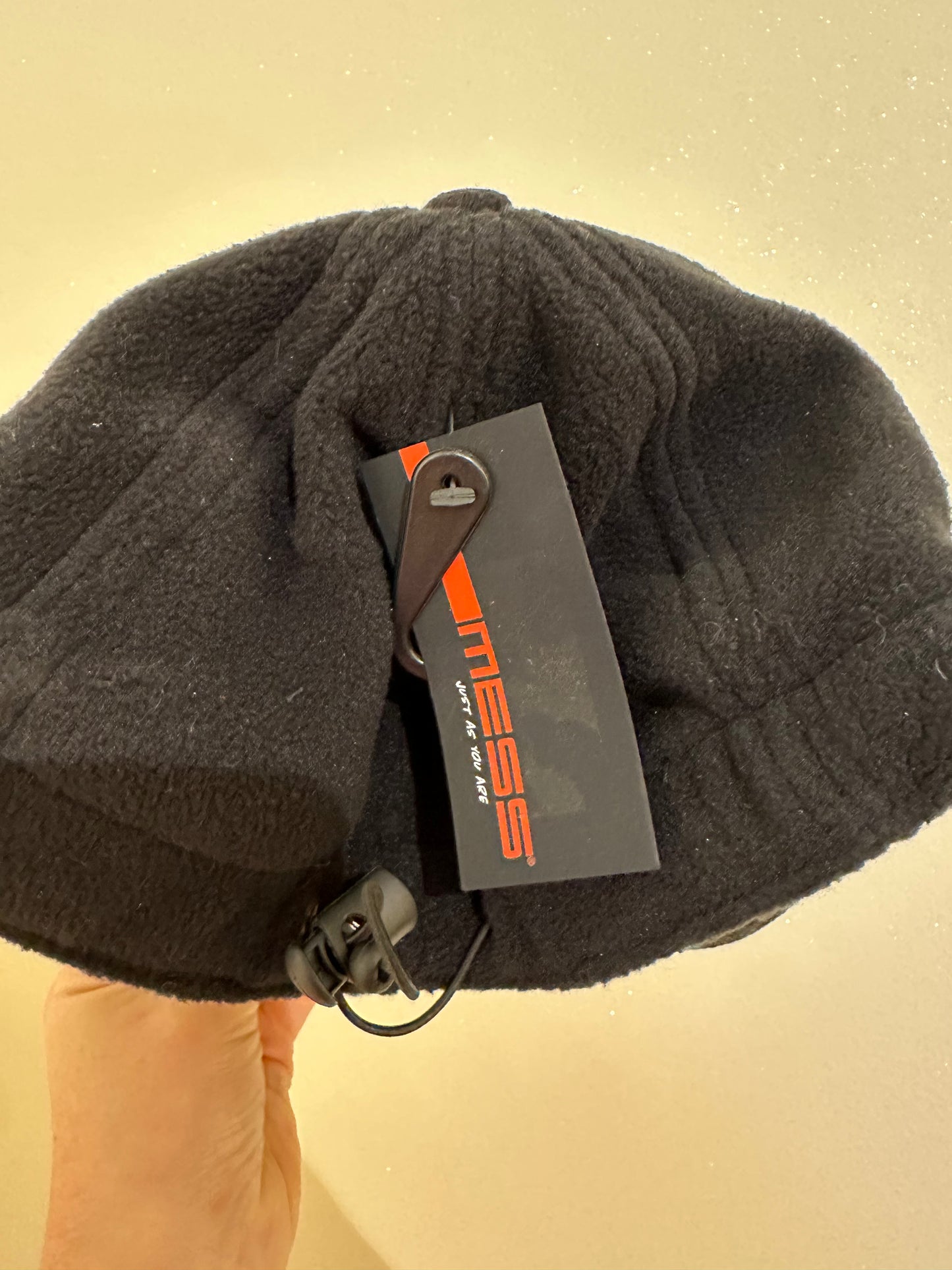 CAPPELLO NERO IN PILE