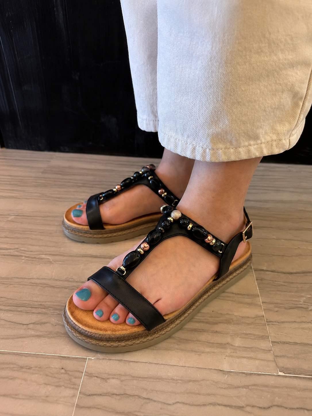 Sandalo Donna Mellisa Nero con Perline Decorative e Plantare Traspirante Antisudore