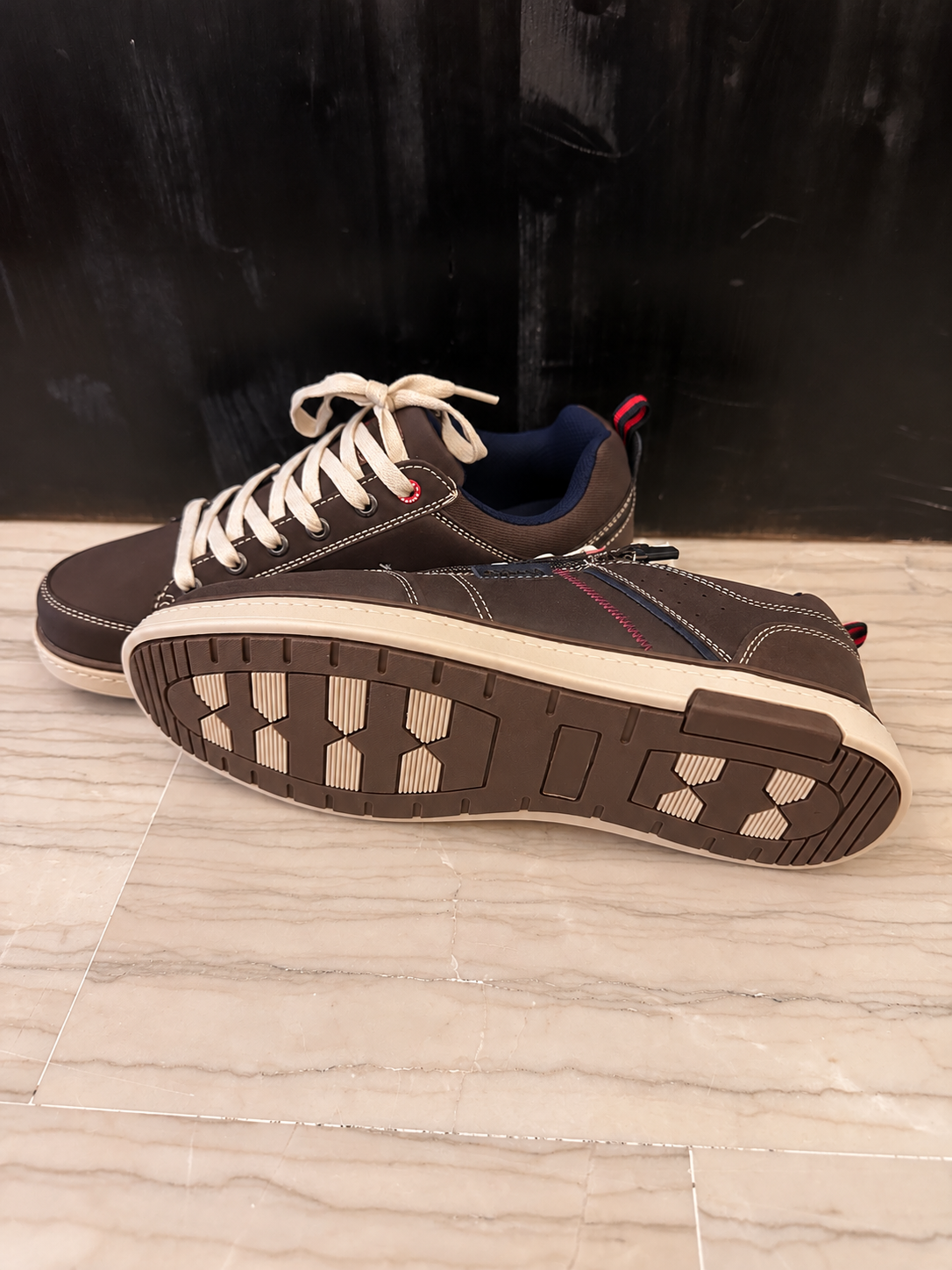 Sneaker Uomo Refresh Marrone con Lacci e Zip Laterale – Casual Sportiva