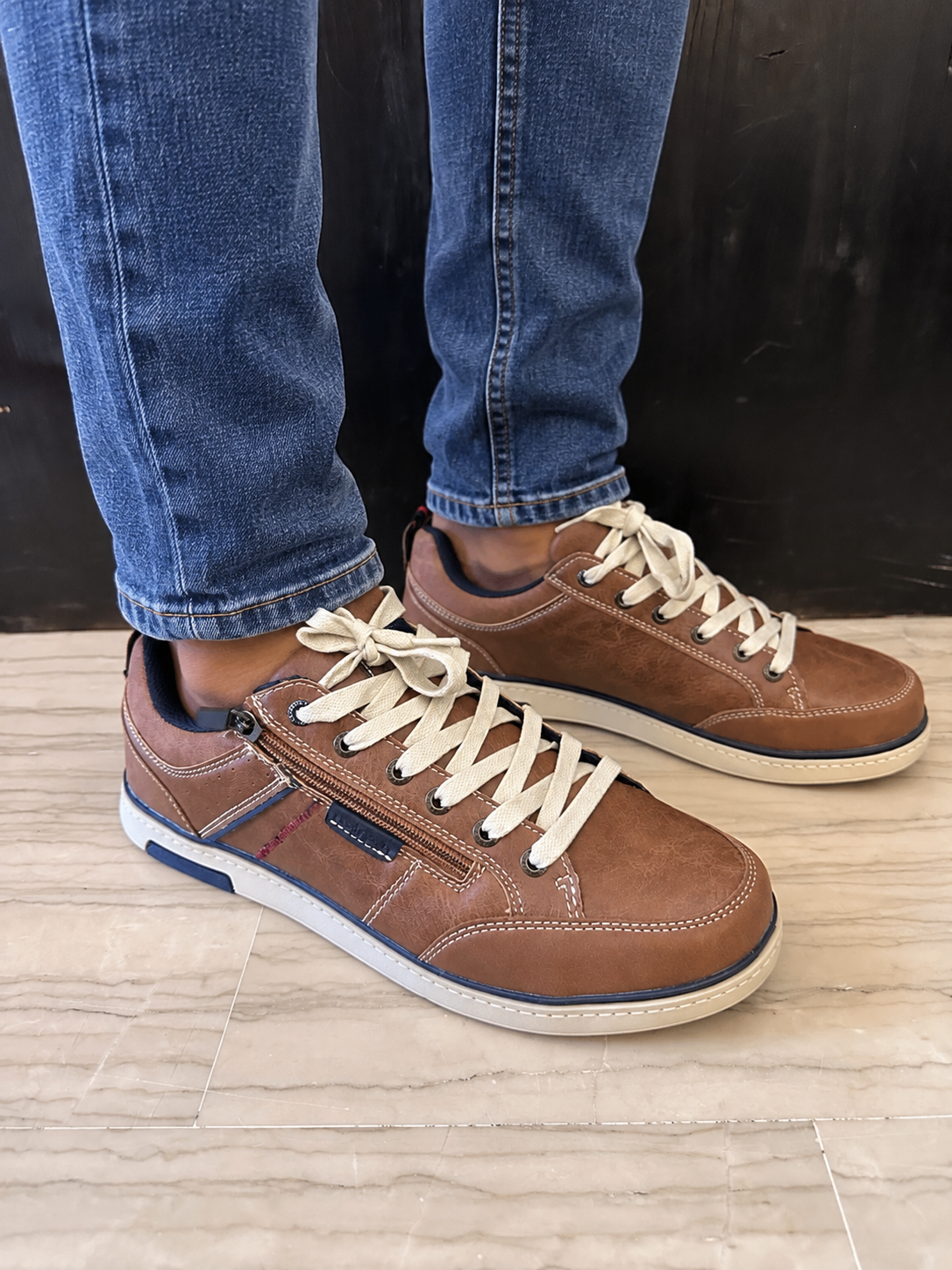 Sneaker Uomo Refresh Camel con Lacci e Zip Laterale – Casual Sportiva