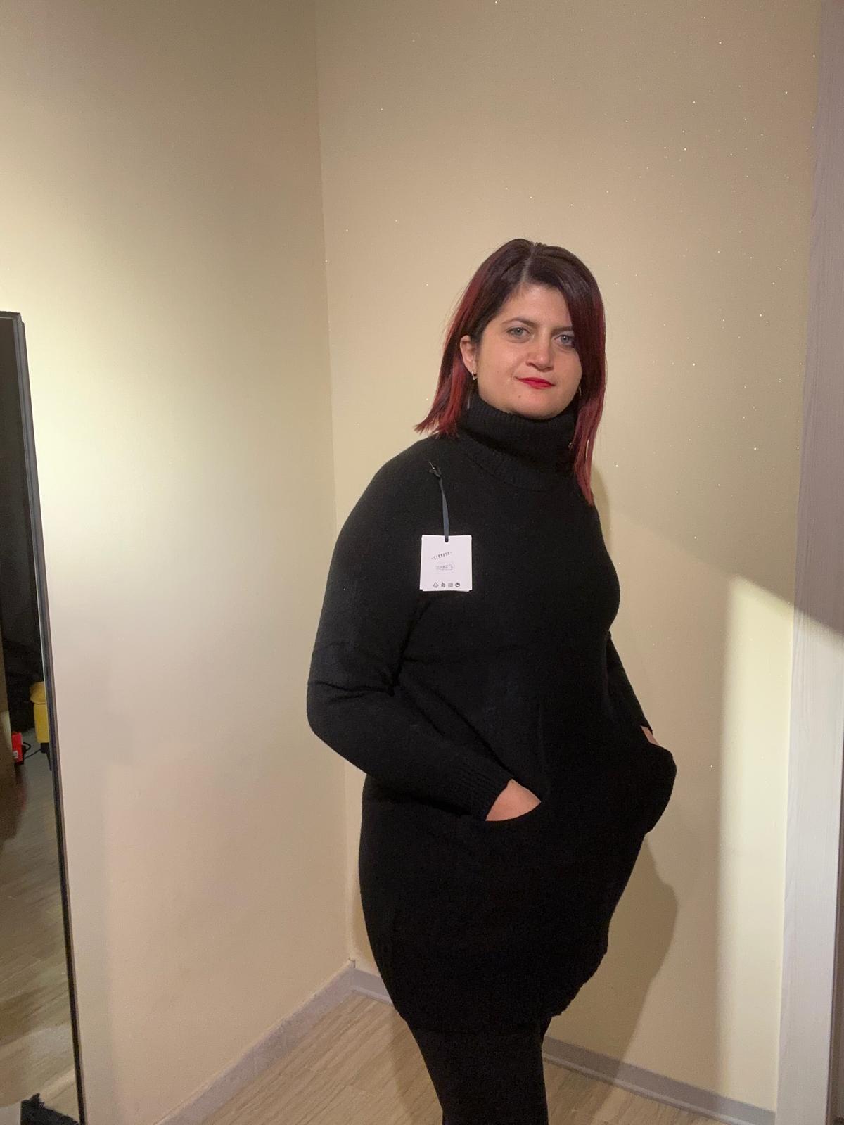 MAXI PULL DONNA COLLO ALTO NERO IN VISCOSA