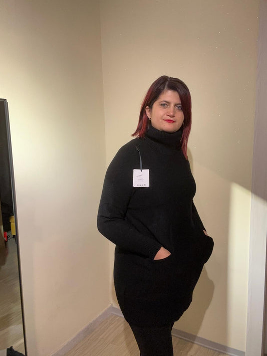 MAXI PULL DONNA COLLO ALTO NERO IN VISCOSA