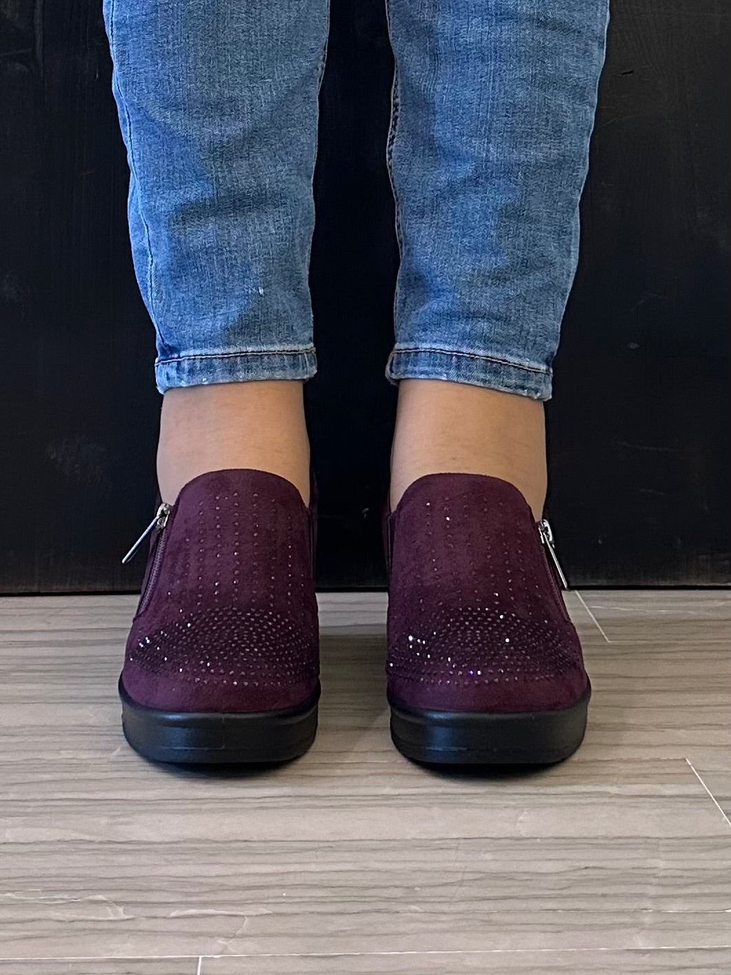 Scarpa donna Moenia Sport bordeaux scamosciata con zeppa