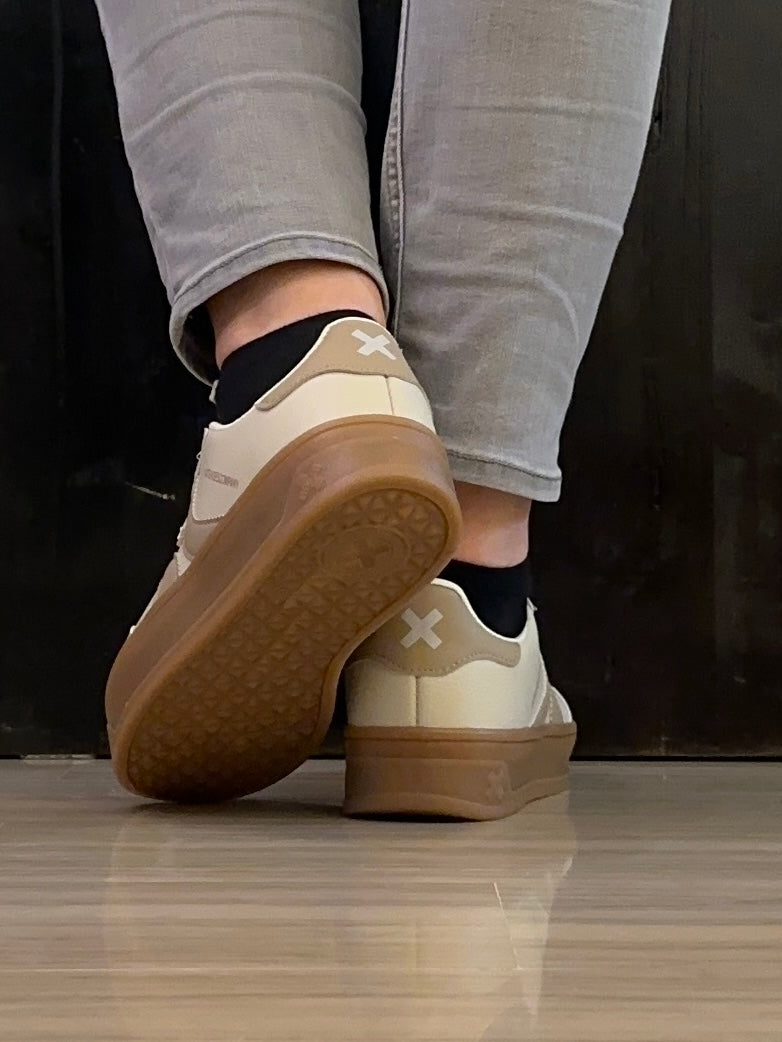 Sneaker Donna Xti Toni di Beige con Suola Platform