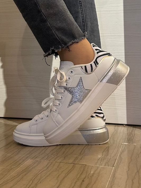SNEAKER SHOP ART BIANCA E ARGENTO