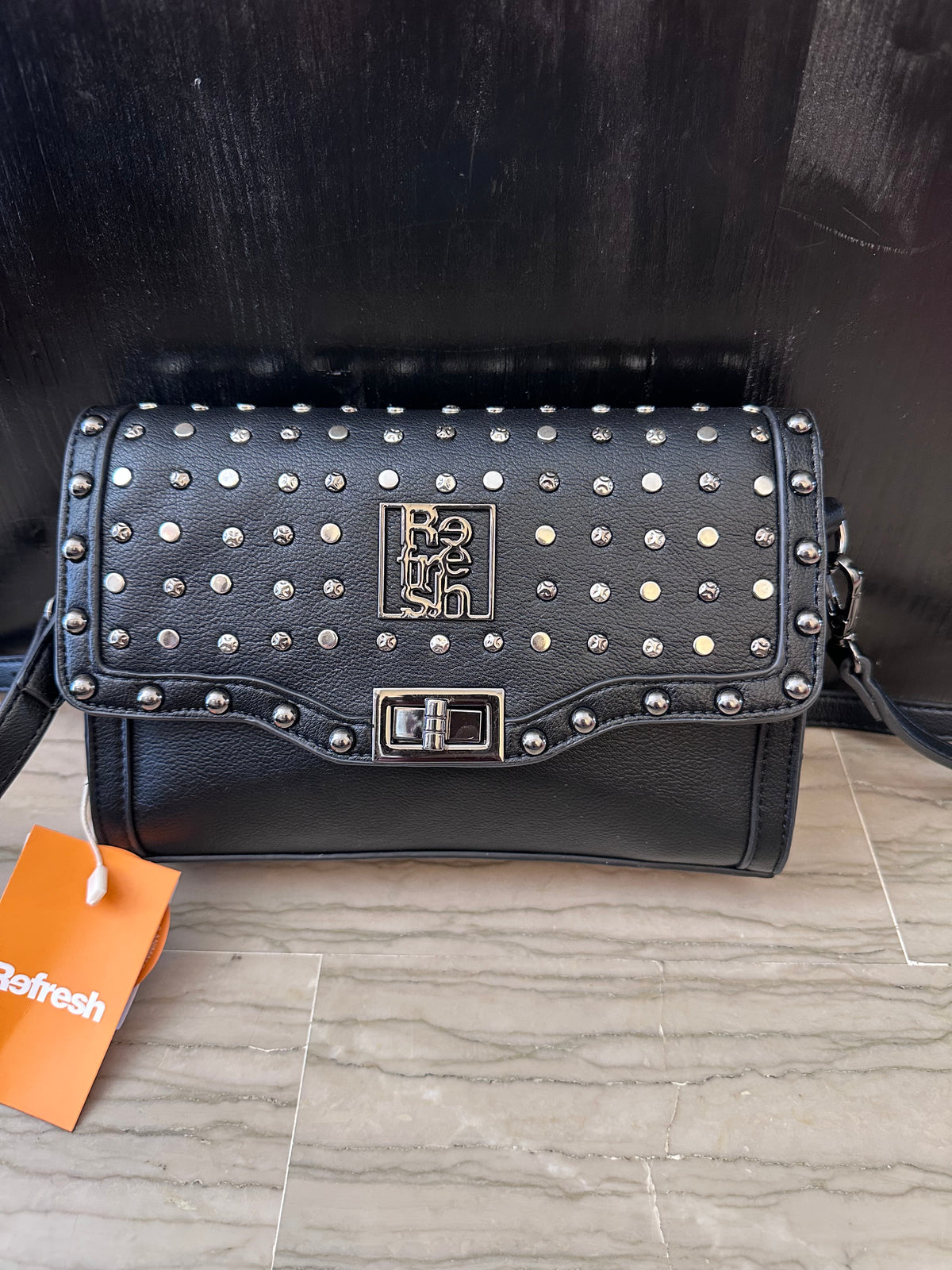 Tracollina Refresh donna – Nera con borchie