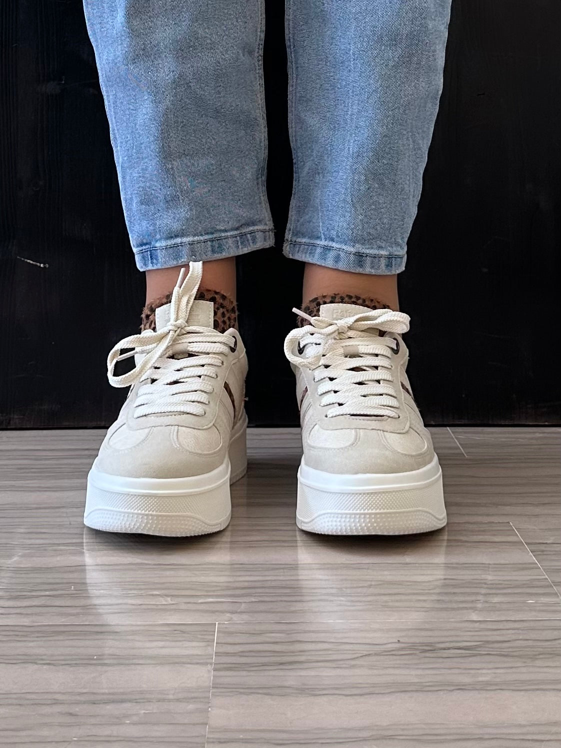 Sneaker donna Refresh beige con dettagli animalier