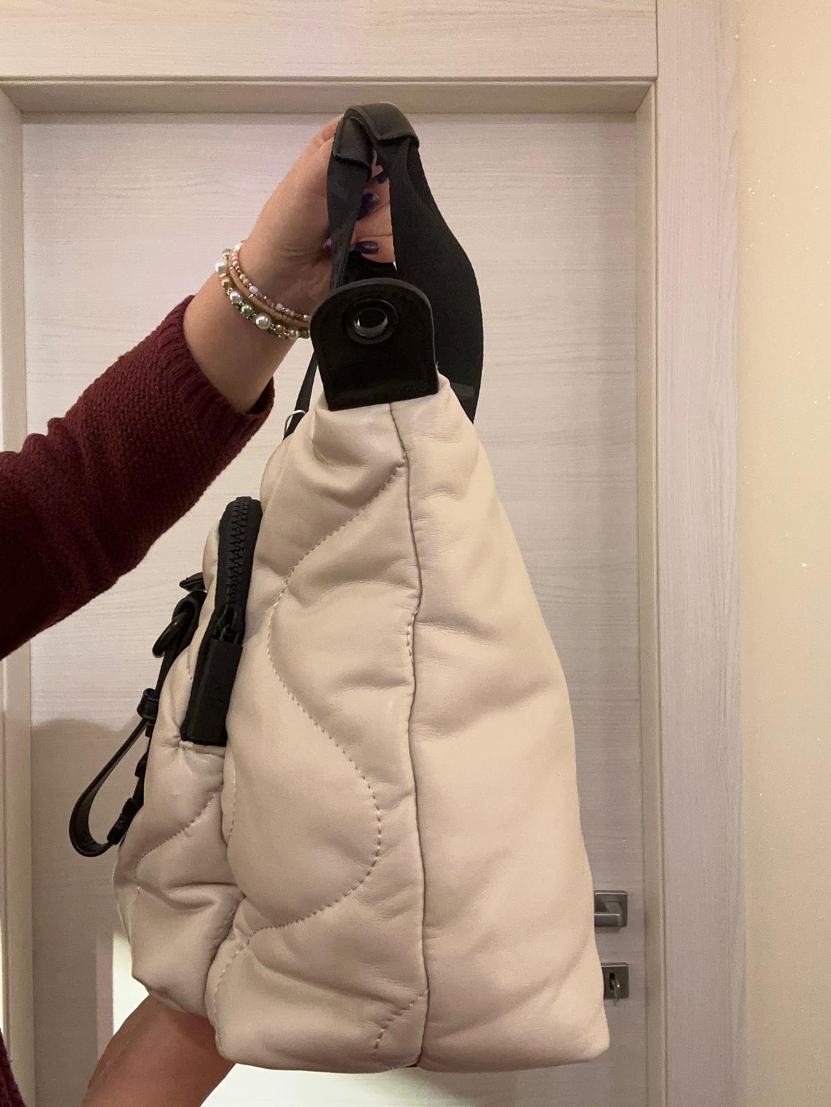 BORSA XTI BEIGE IMBOTTITA CON MANICI E TRACOLLA