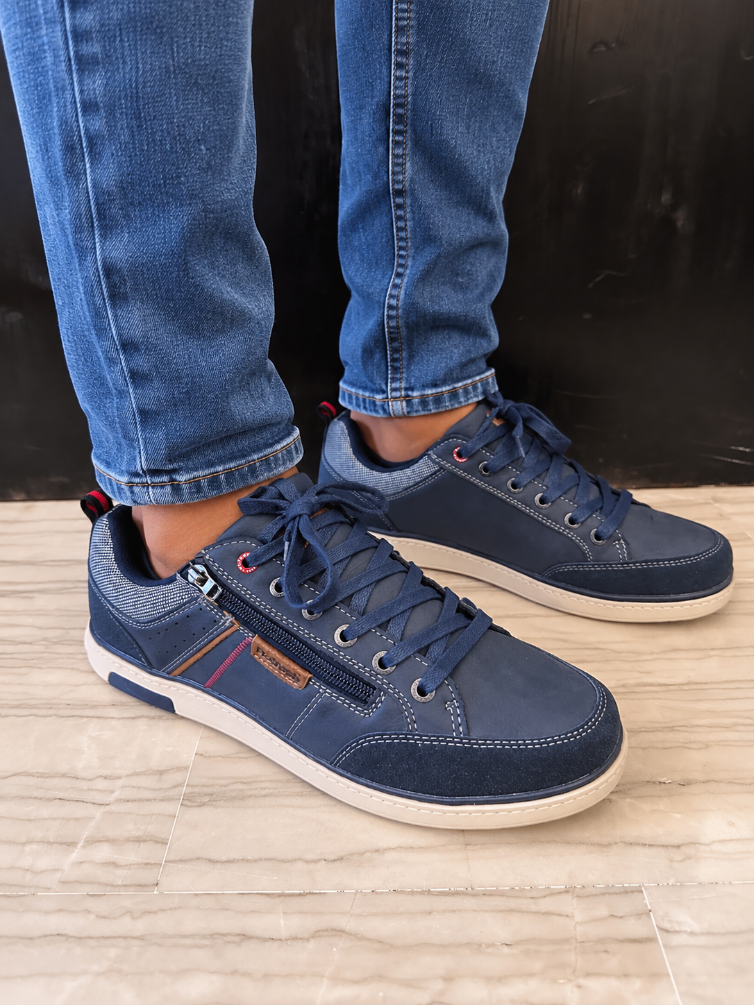 Sneaker Uomo Refresh Blu Navy con Lacci e Zip Laterale – Casual Sportiva