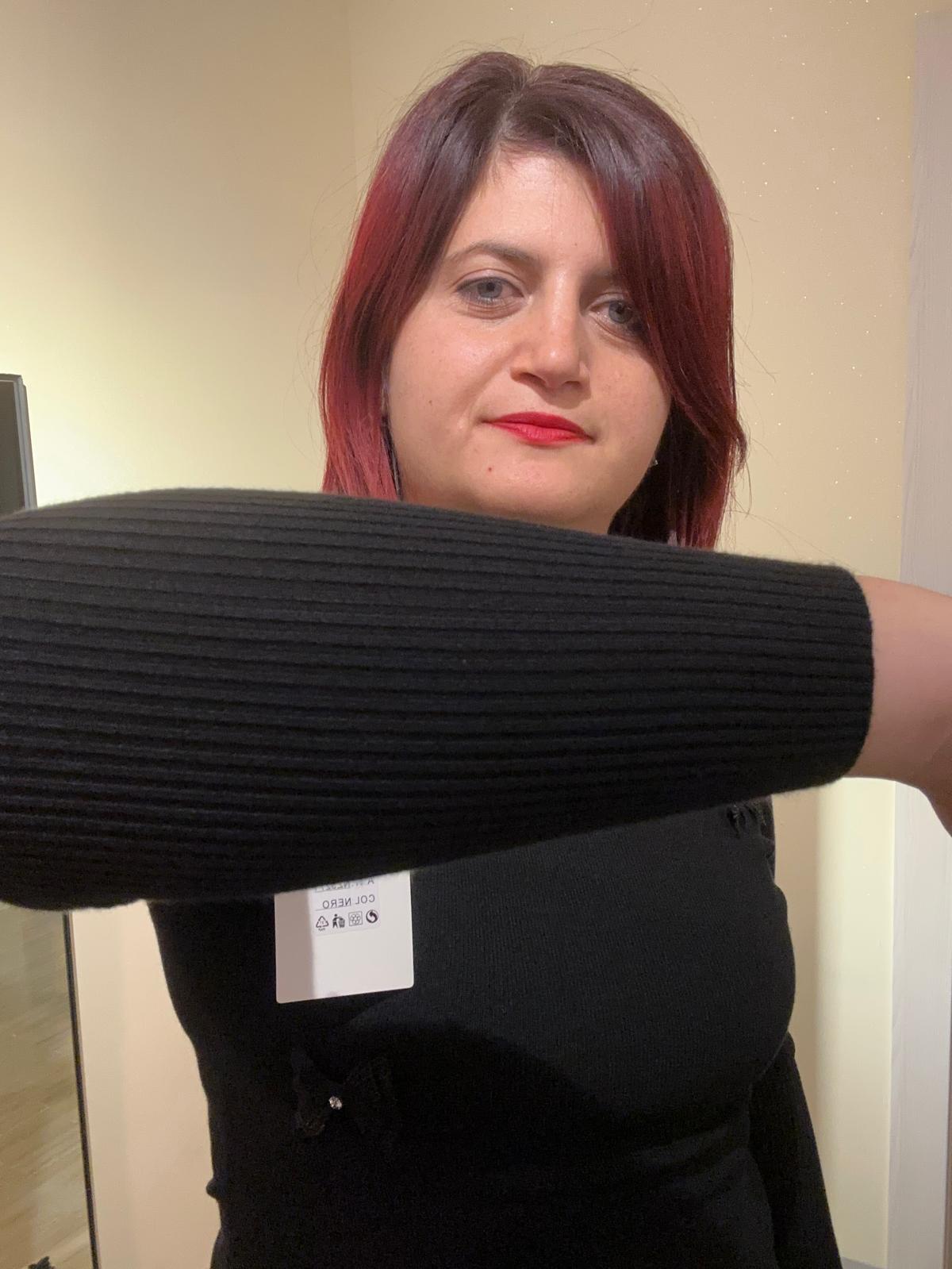 TOP DONNA NERO IN VISCOSA CON FARFALLE