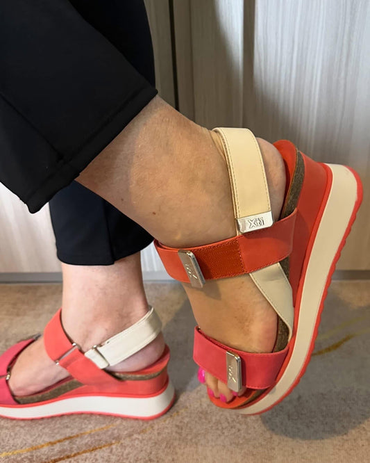 SANDALO XTI DONNA A STRAPPO CON ZEPPA CORALLO