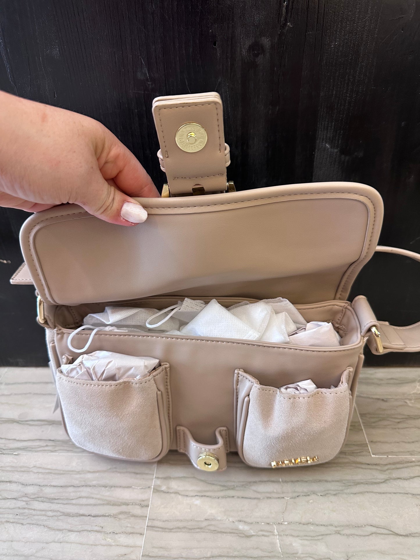 Borsa in Pelle Carmela con Maxi Fibbia – Borsa Donna a Spalla Elegante
