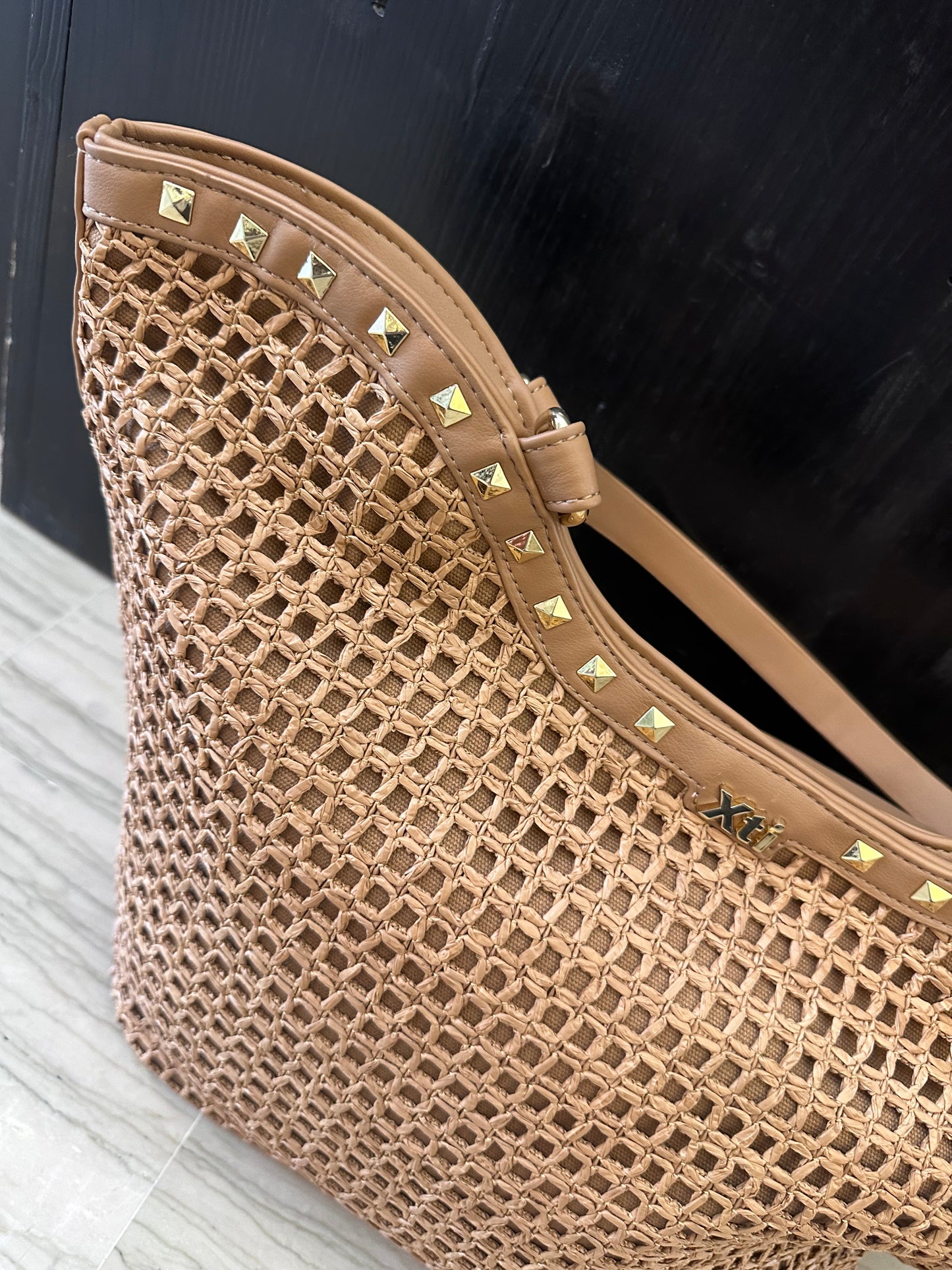 Borsa Xti Grande Intrecciata Cuoio con Borchie
