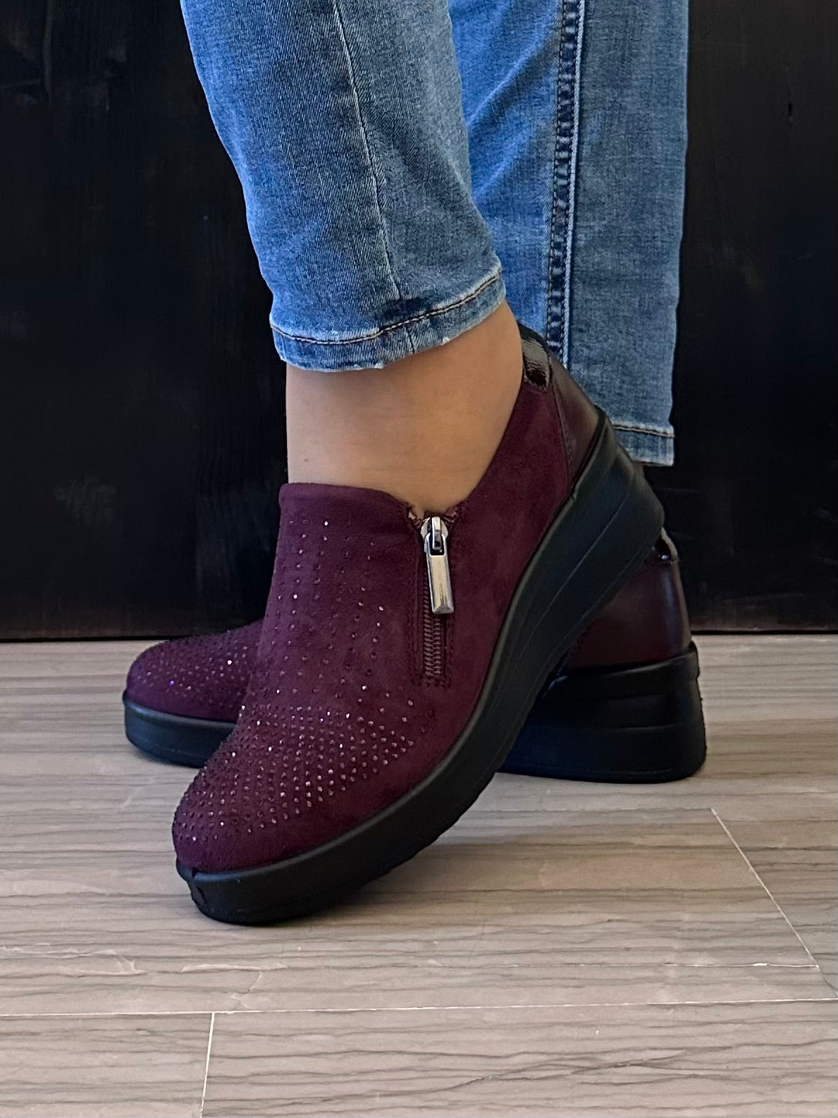 Scarpa donna Moenia Sport bordeaux scamosciata con zeppa