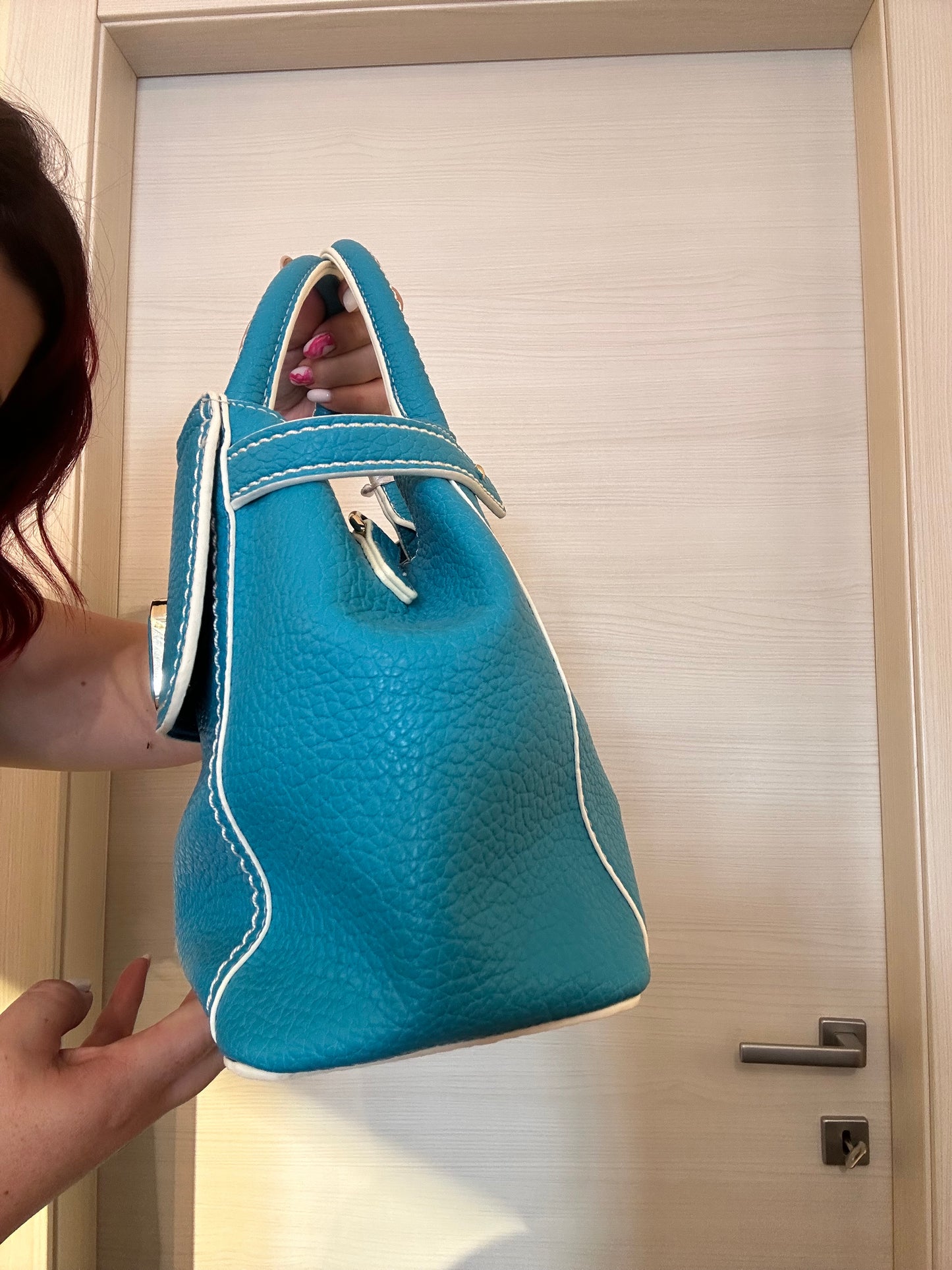 BORSA A MANO BLU