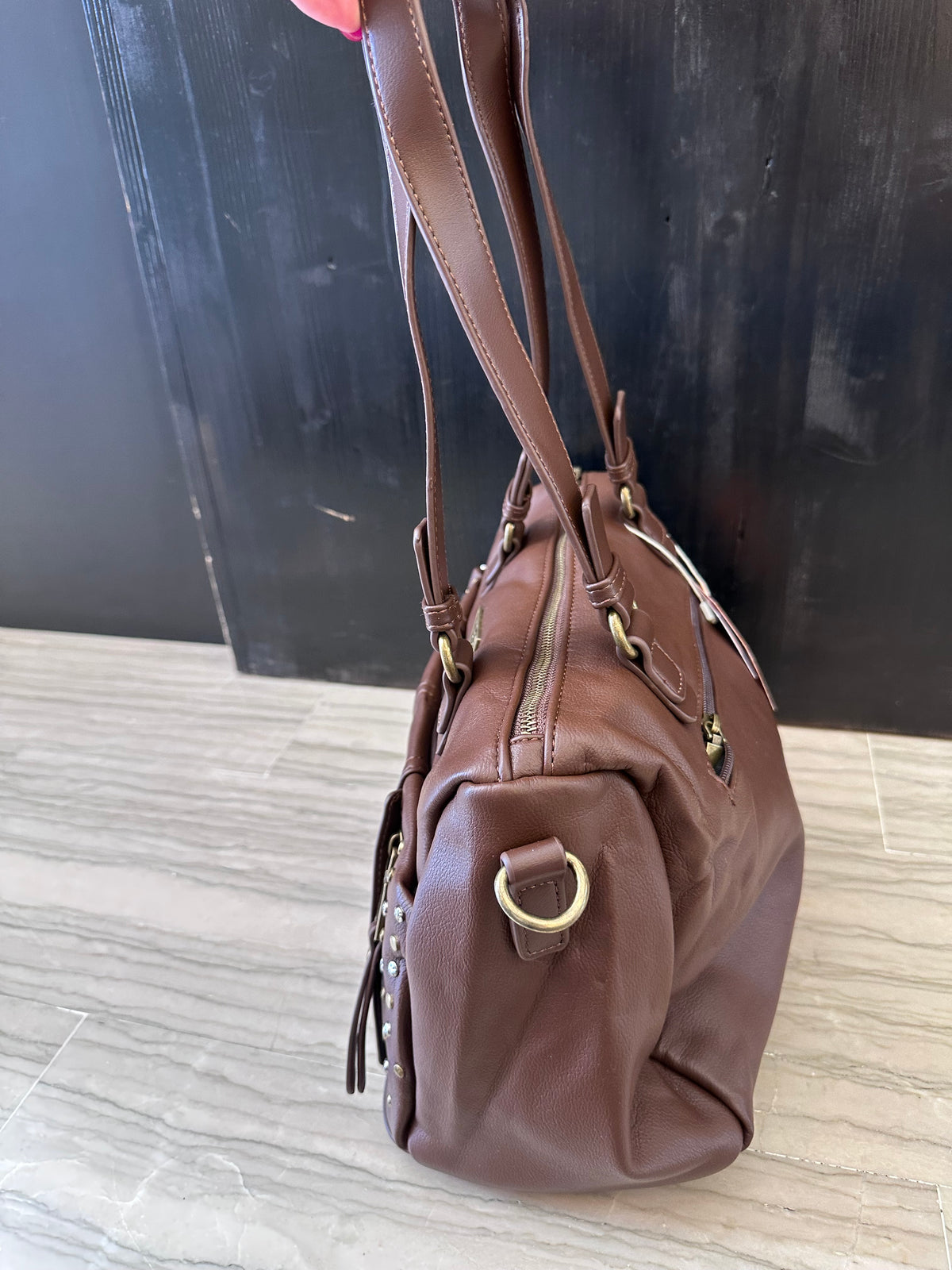 Borsa Donna Marrone Refresh con Borchie e Tracolla