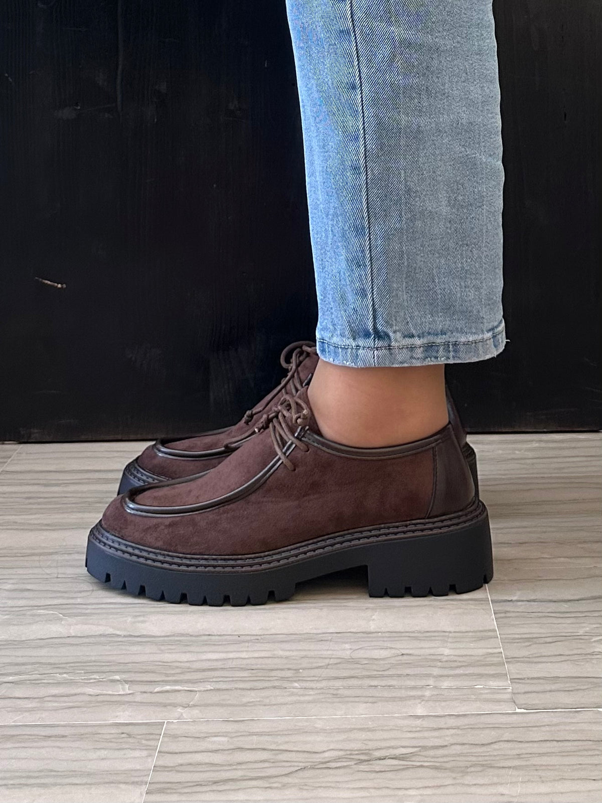 Marina Torres Stringata Donna Derby Marrone in Camoscio con Suola Platform Carrarmato